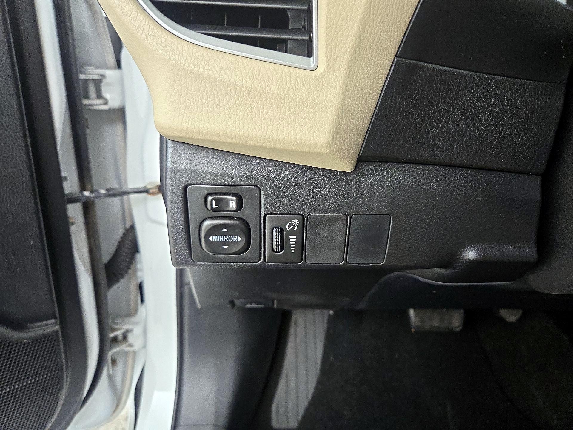 Thumbnail: 2016 Toyota Corolla - 13