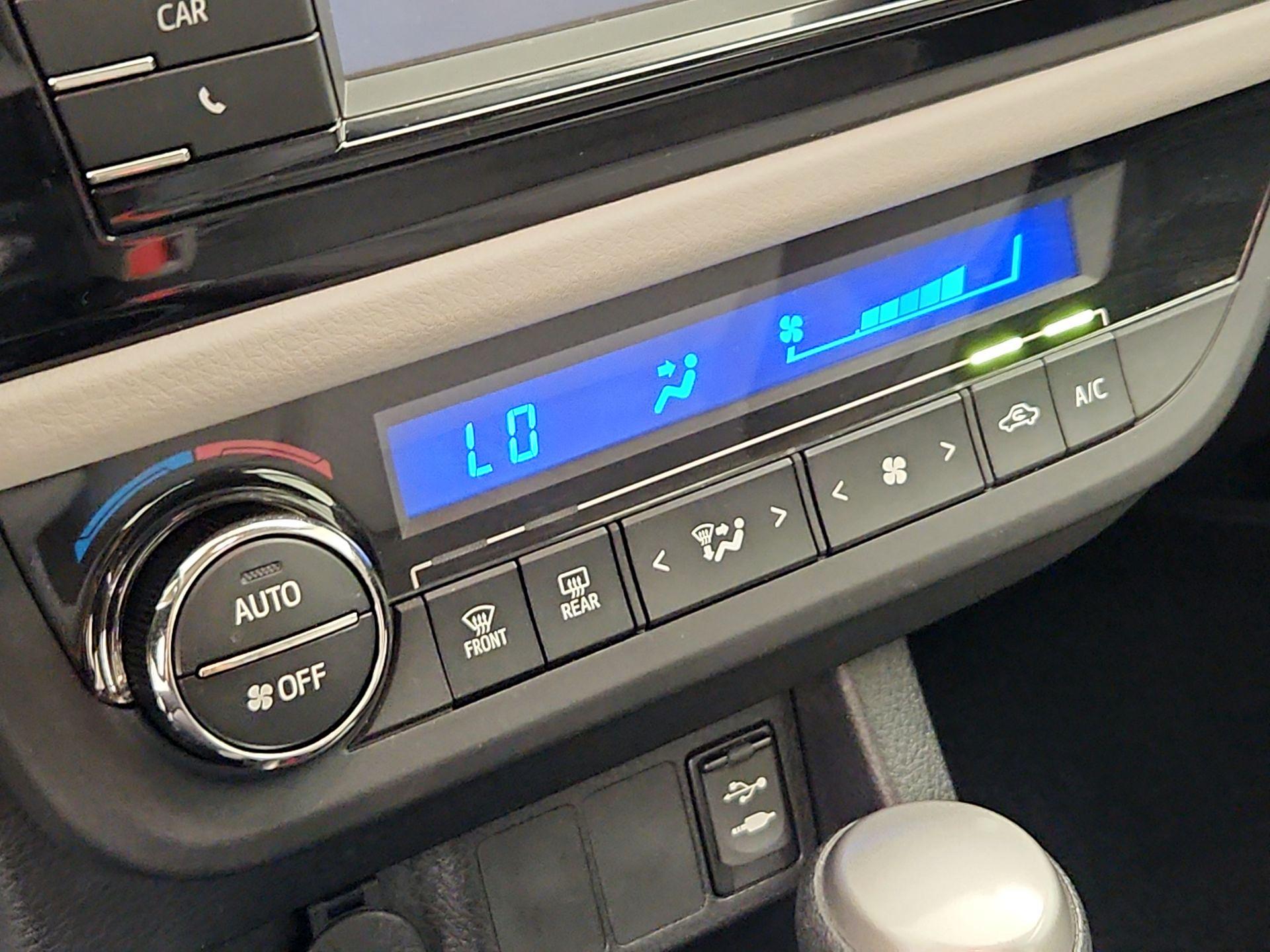 Thumbnail: 2014 Toyota Corolla - 16