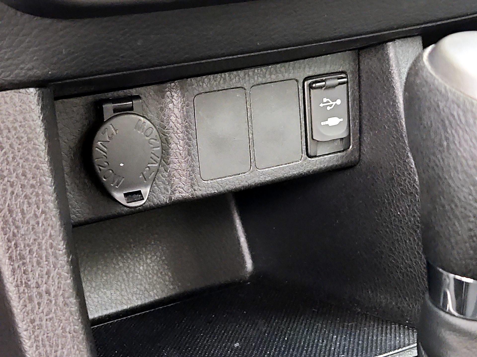 Thumbnail: 2014 Toyota Corolla - 18