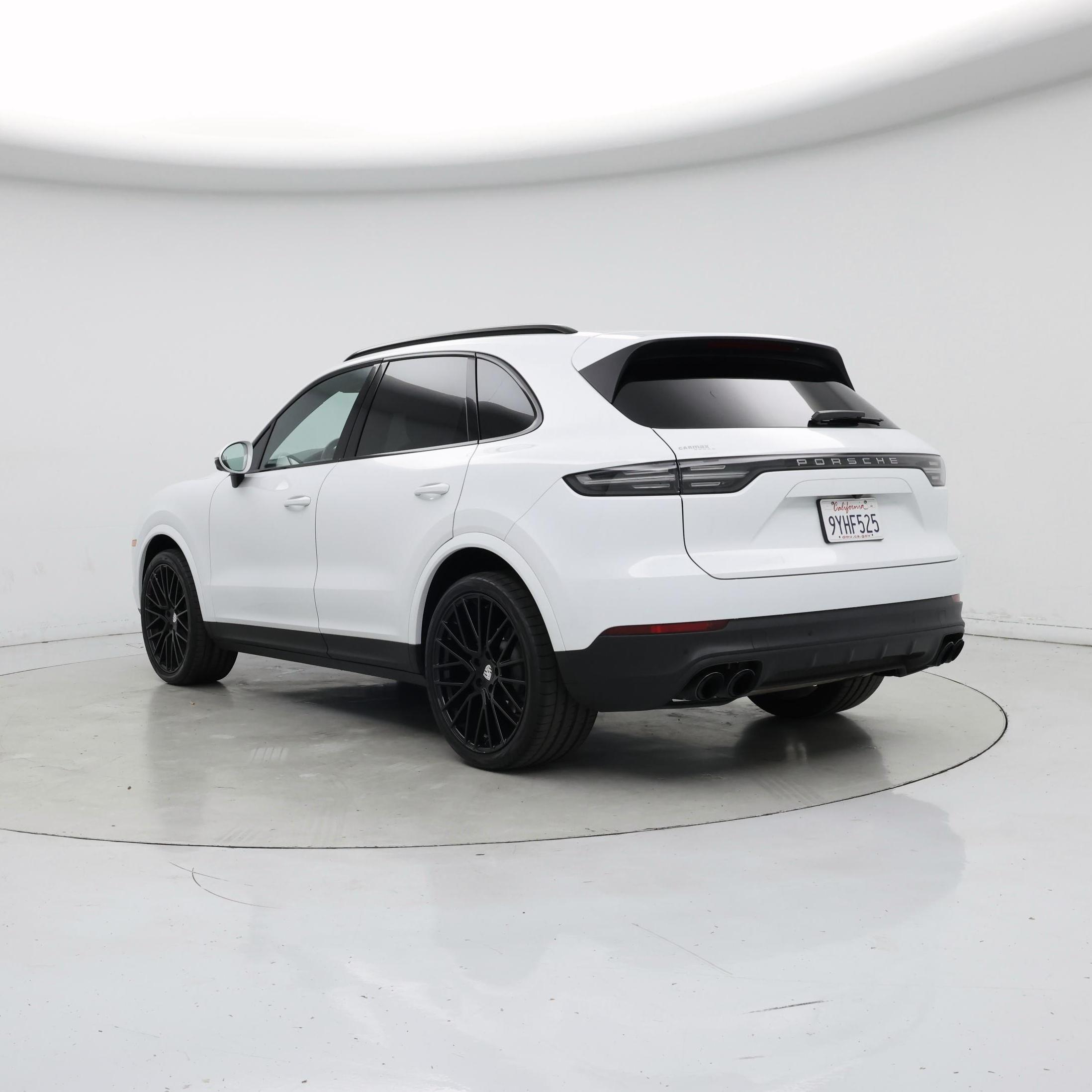 Thumbnail: 2019 Porsche Cayenne - 2