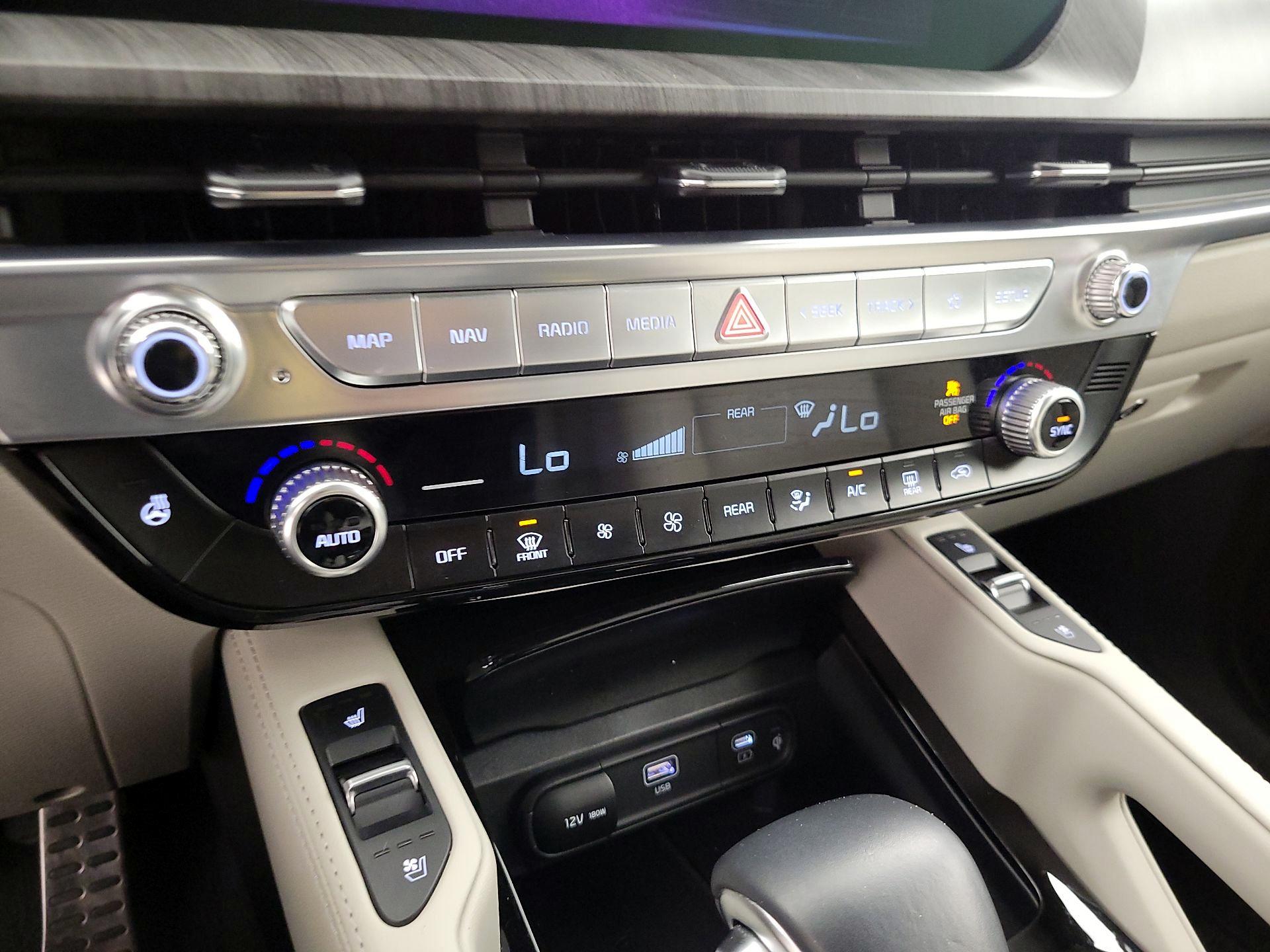 Thumbnail: 2024 Kia Telluride - 17