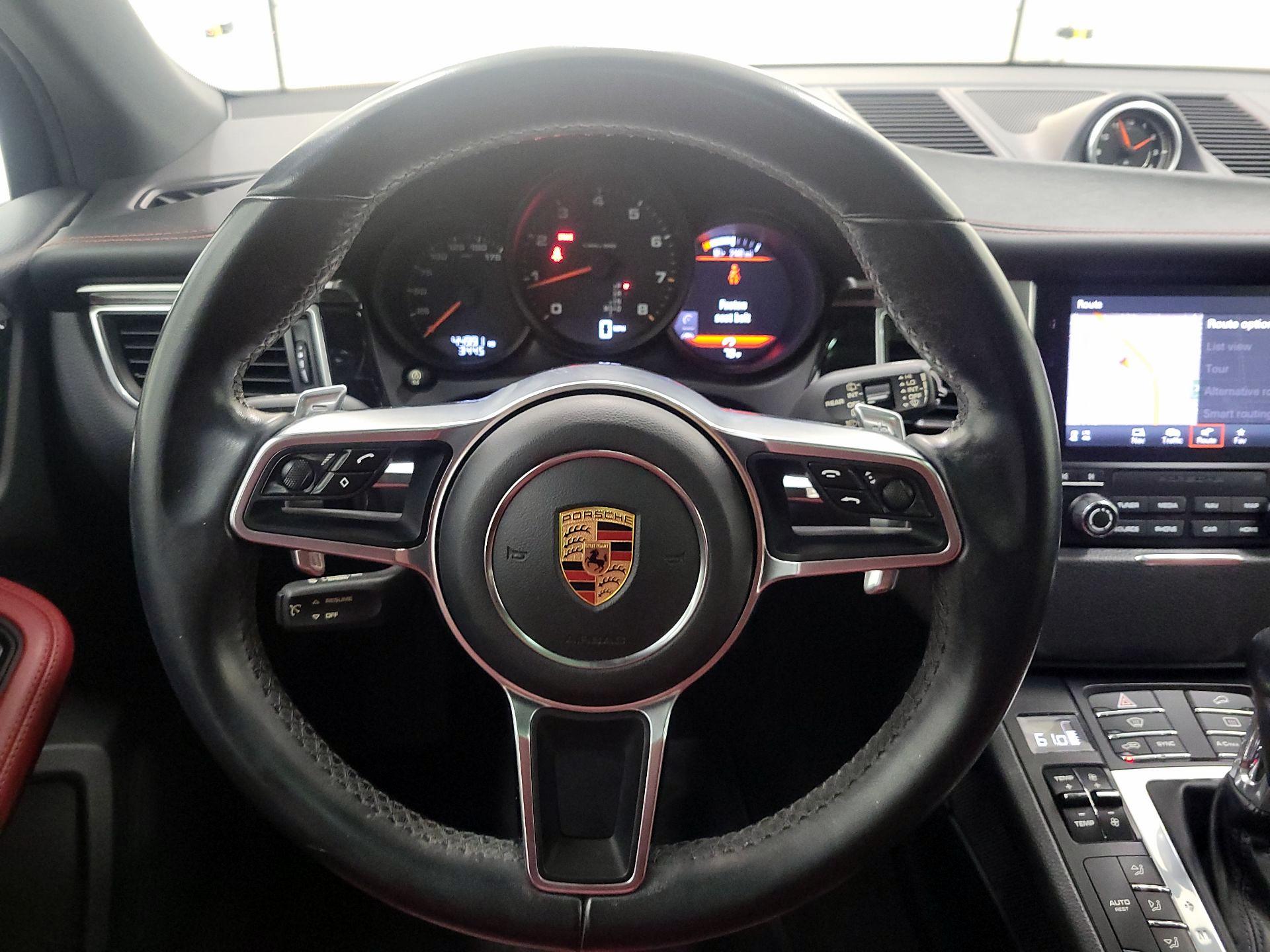 Thumbnail: 2017 Porsche Macan - 10