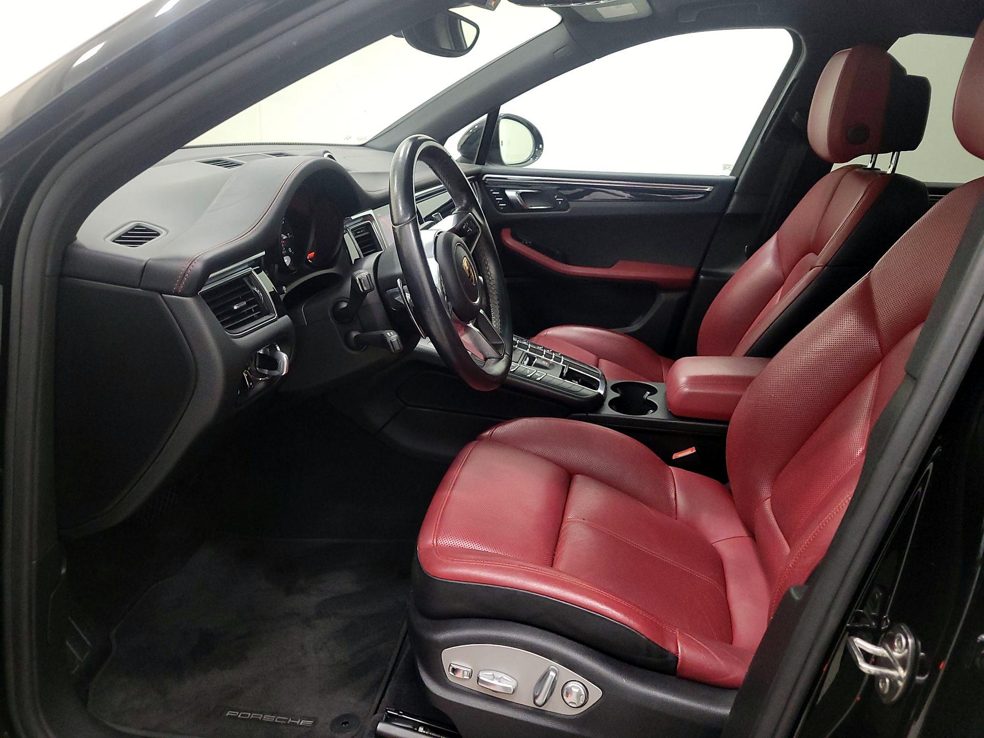 Thumbnail: 2017 Porsche Macan - 11