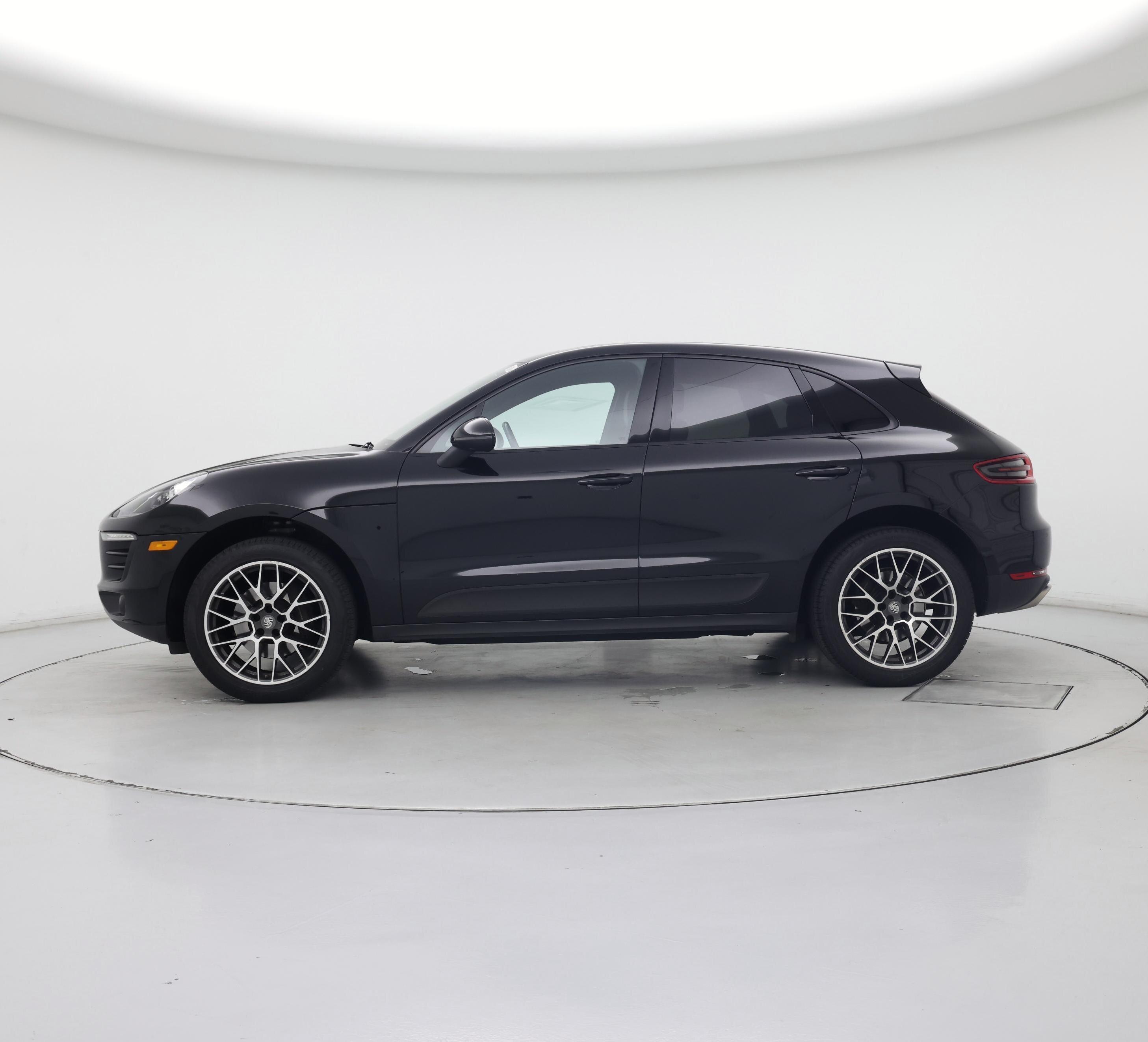 Thumbnail: 2017 Porsche Macan - 3