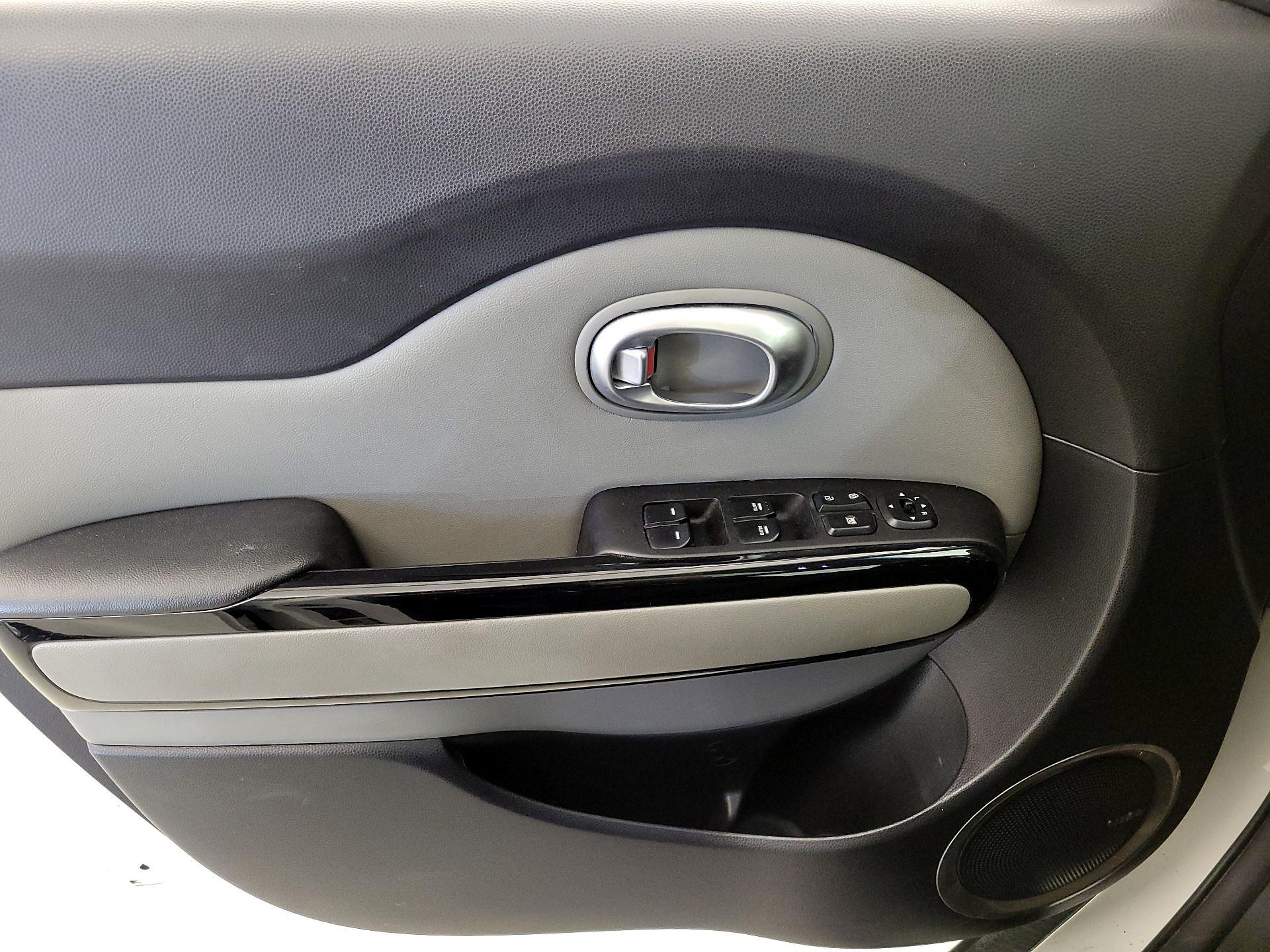 Thumbnail: 2016 Kia Soul - 12