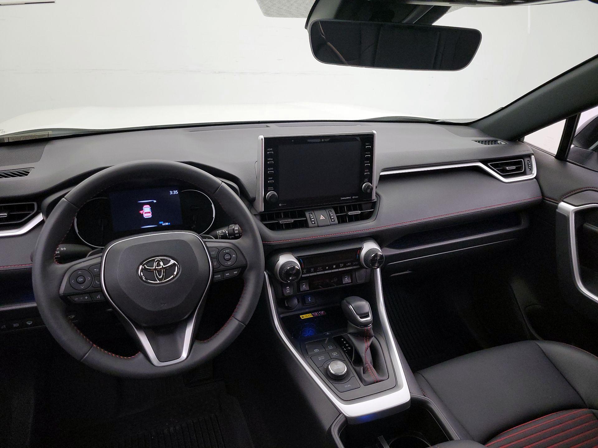 Thumbnail: 2022 Toyota RAV4 - 9