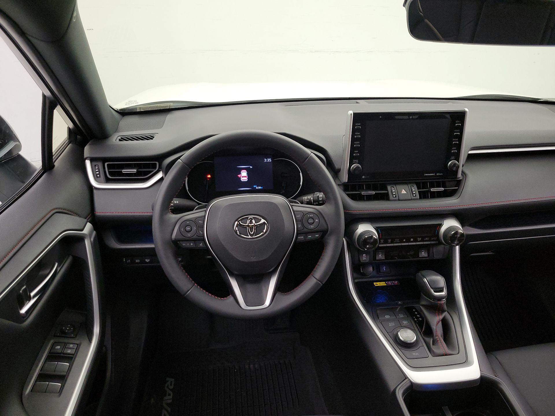 Thumbnail: 2022 Toyota RAV4 - 10