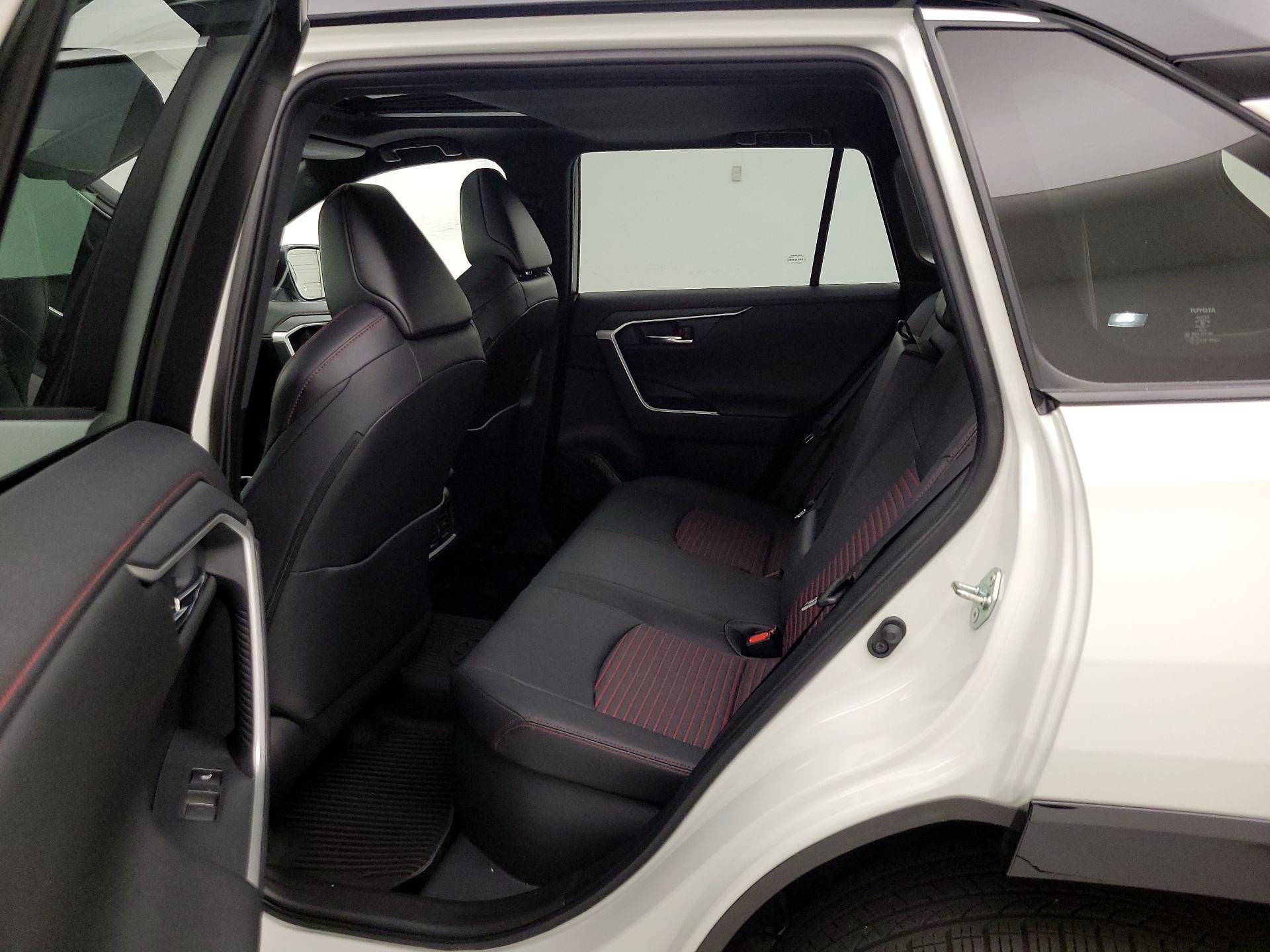 Thumbnail: 2022 Toyota RAV4 - 20