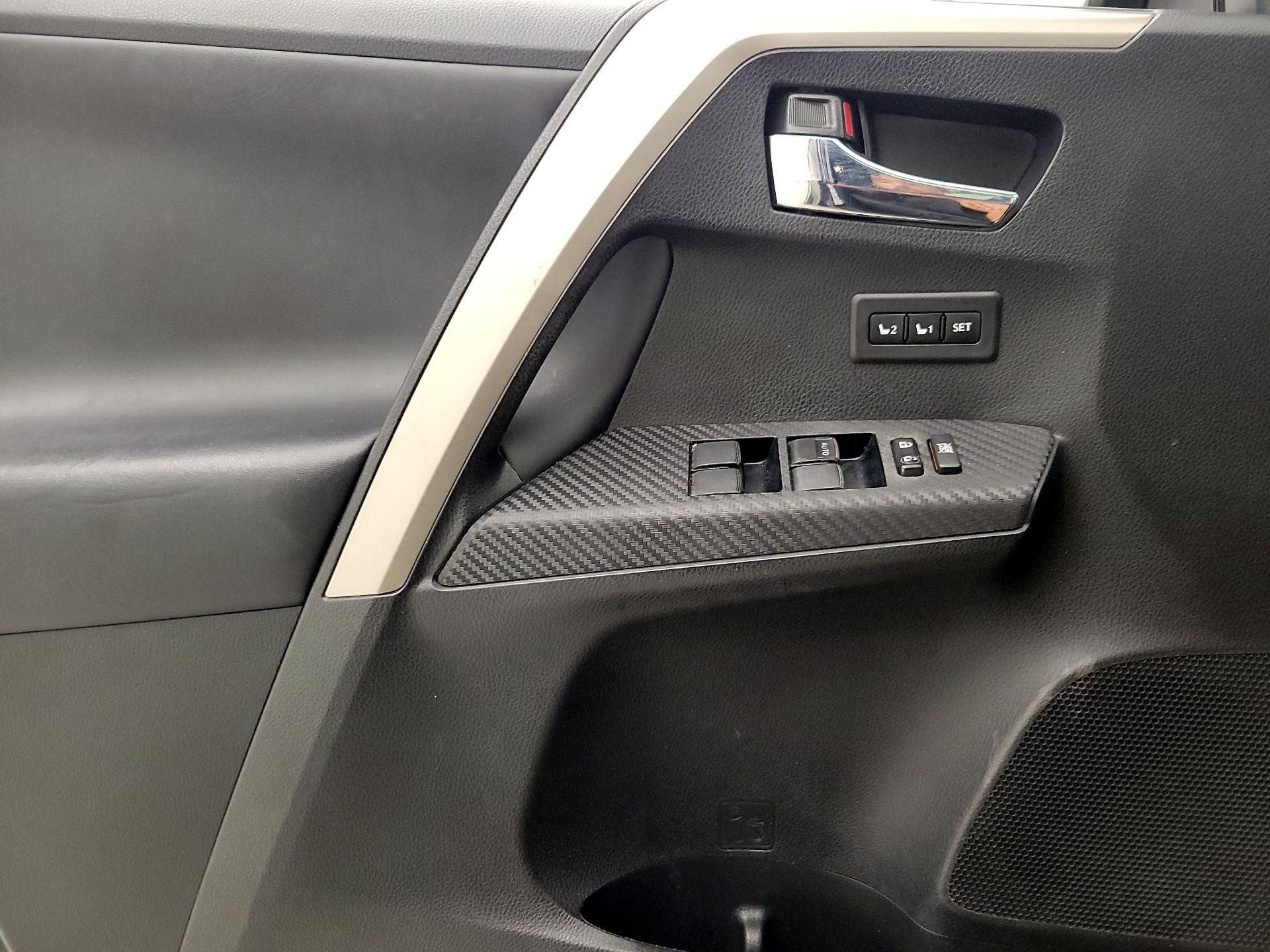 Thumbnail: 2014 Toyota RAV4 - 12