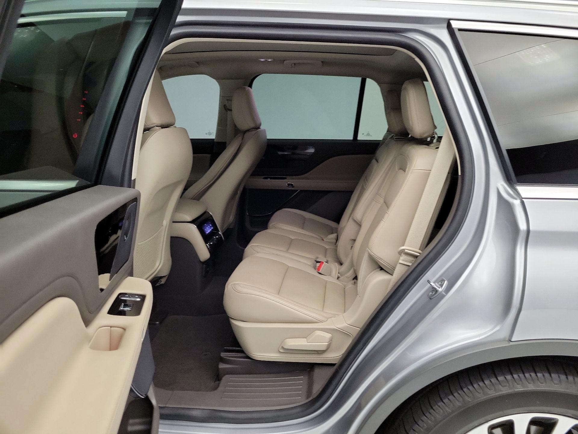 Thumbnail: 2022 Lincoln Aviator - 20