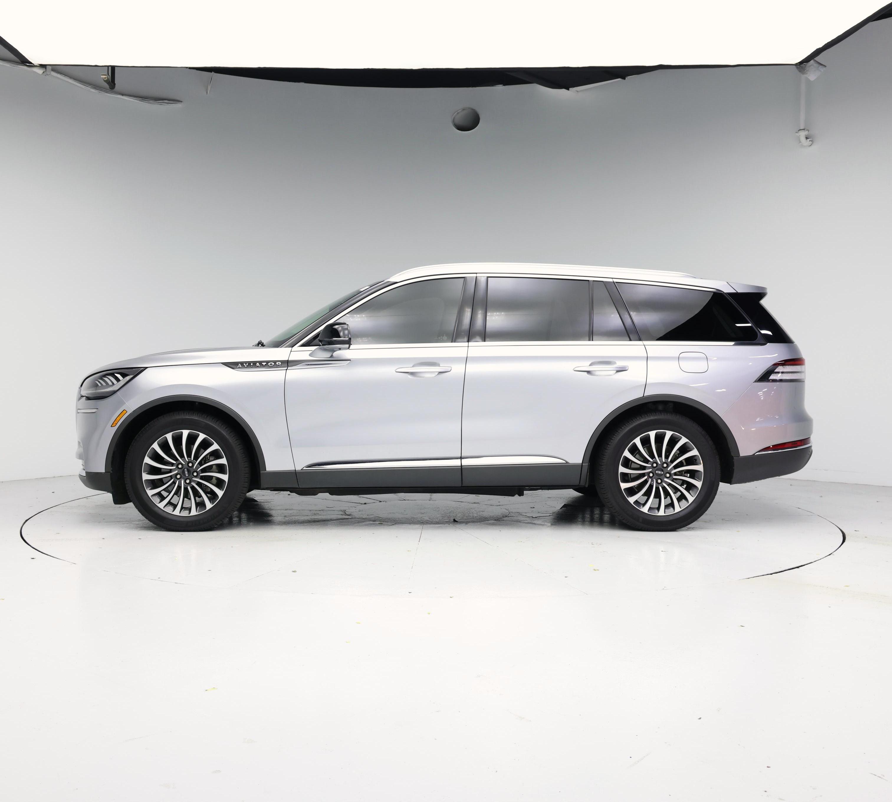 Thumbnail: 2022 Lincoln Aviator - 3
