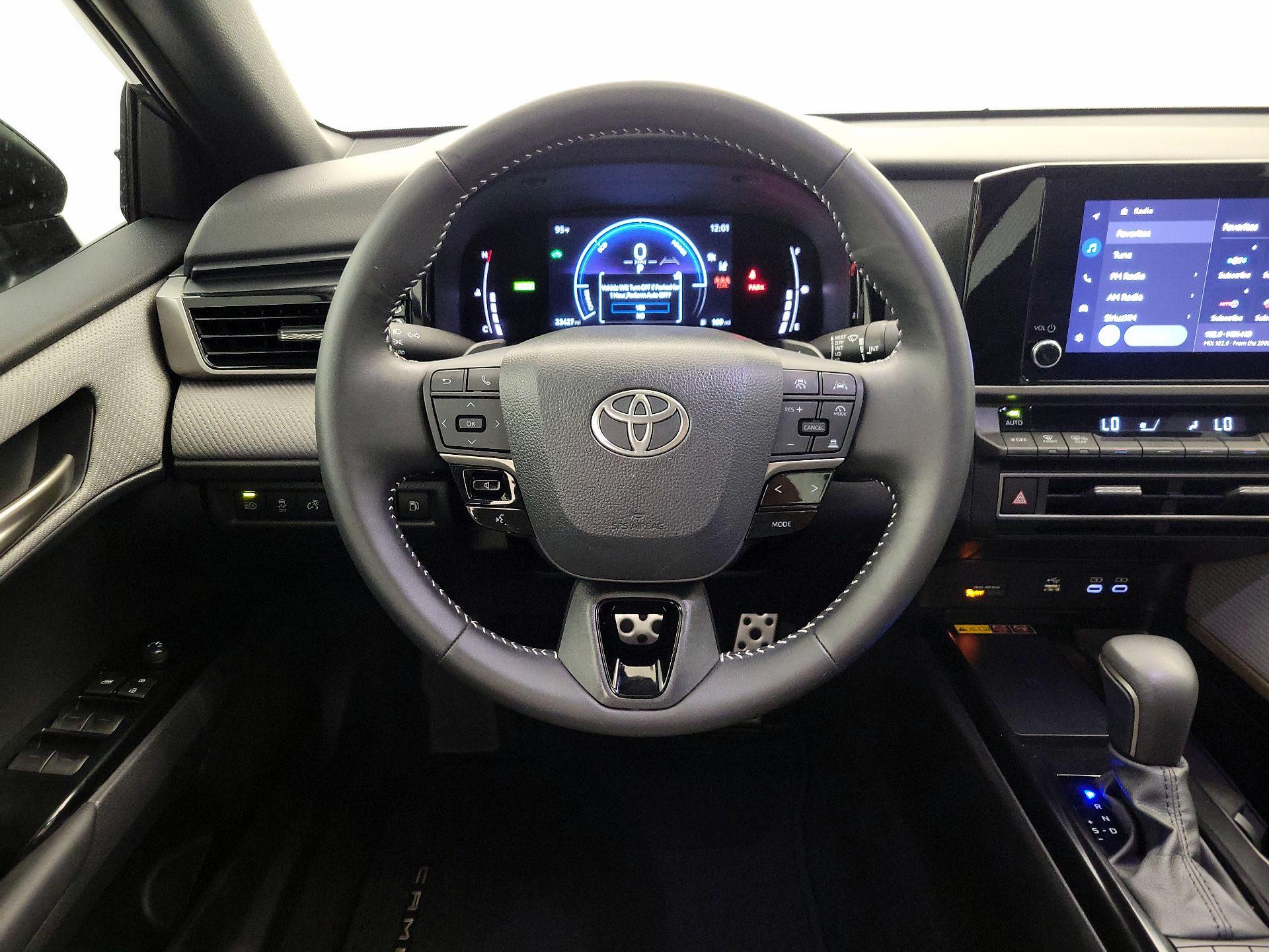 Thumbnail: 2025 Toyota Camry - 10
