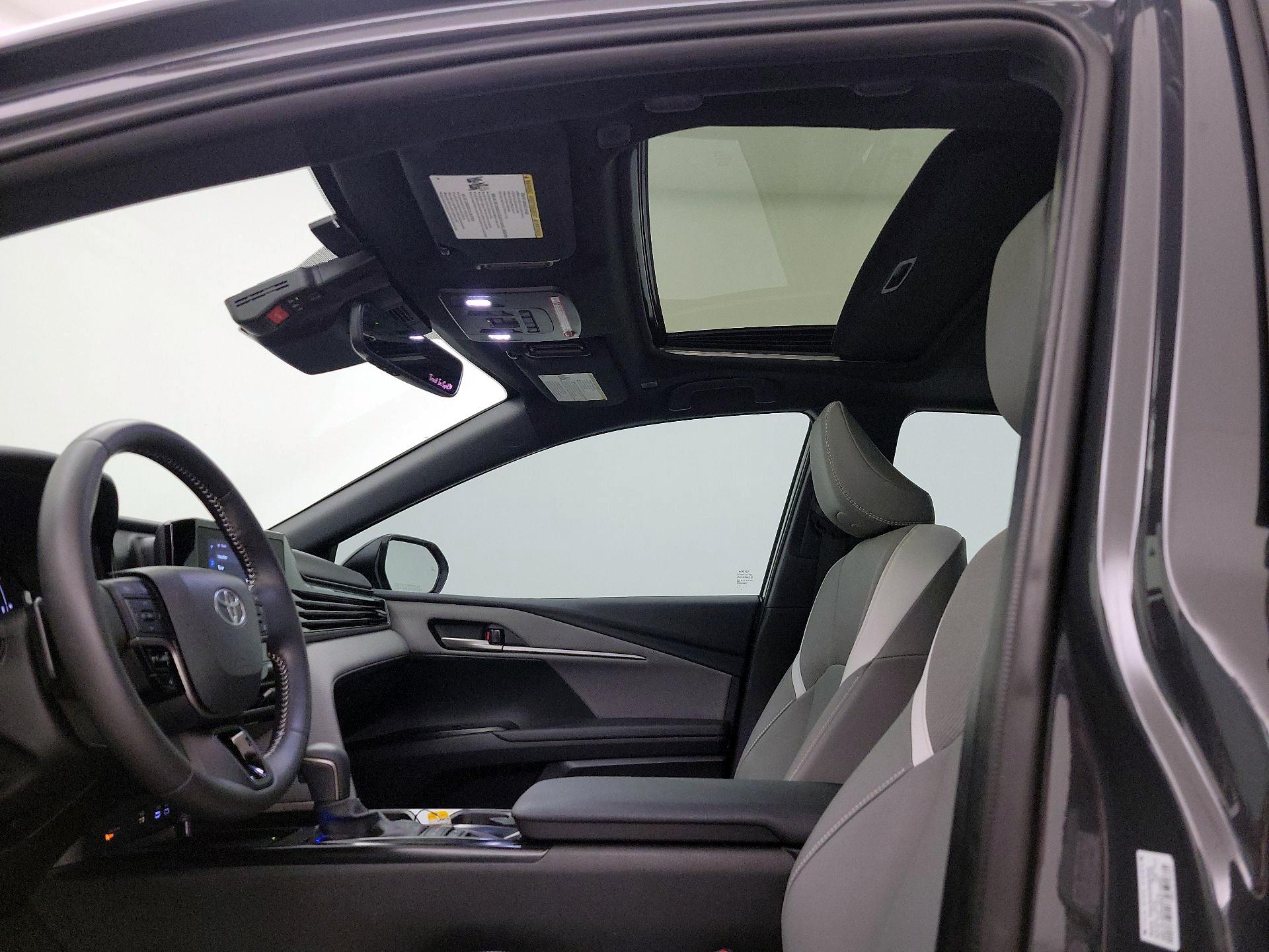 Thumbnail: 2025 Toyota Camry - 18