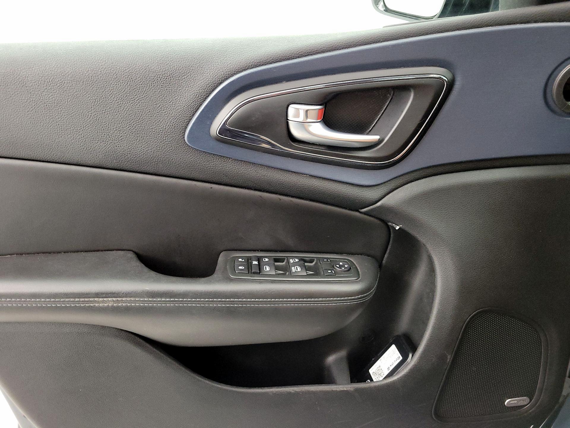 Thumbnail: 2015 Chrysler 200 - 12