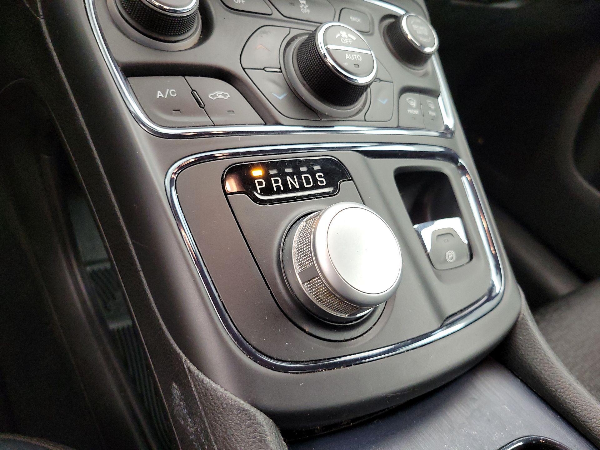Thumbnail: 2015 Chrysler 200 - 18