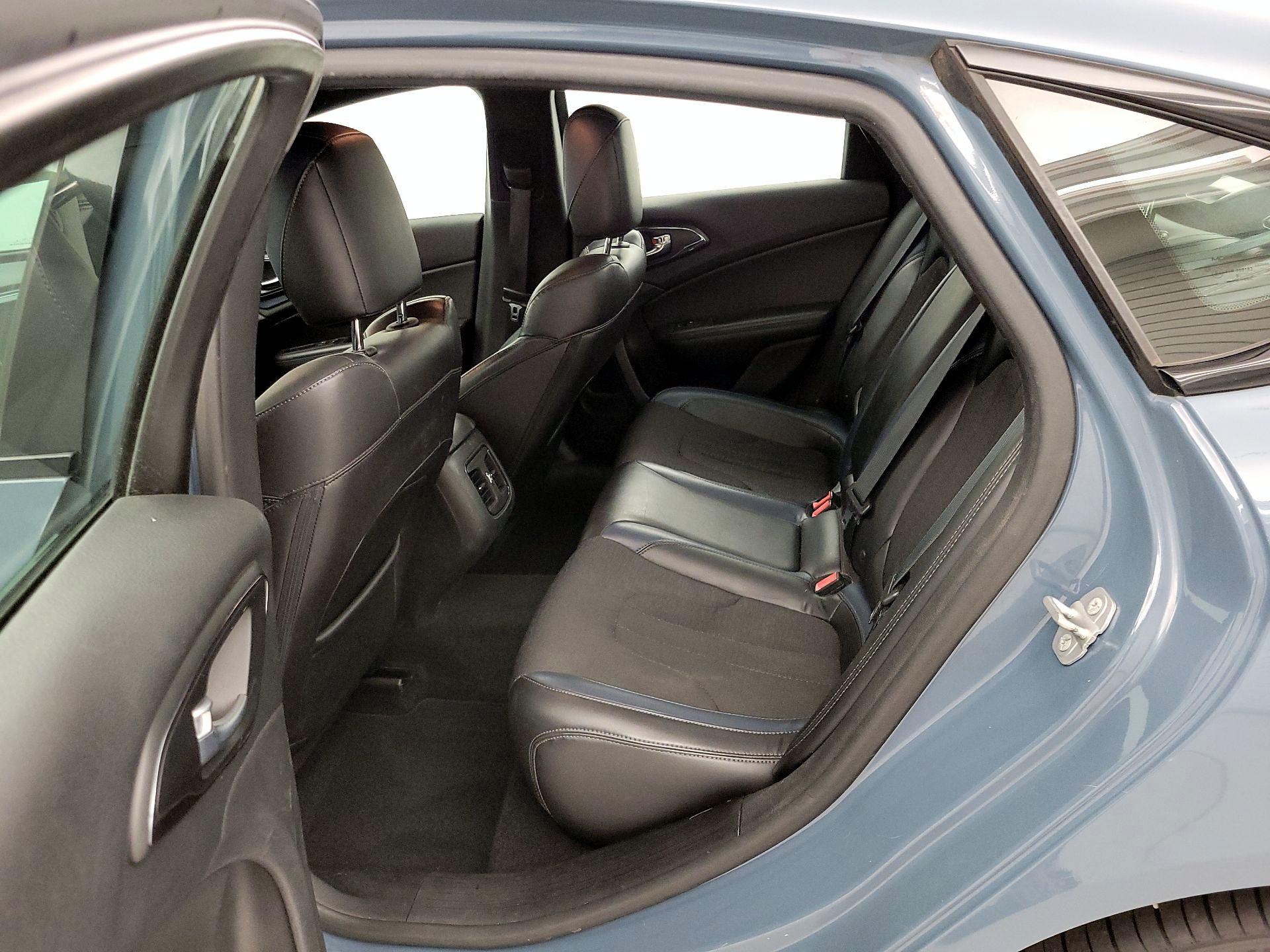 Thumbnail: 2015 Chrysler 200 - 19