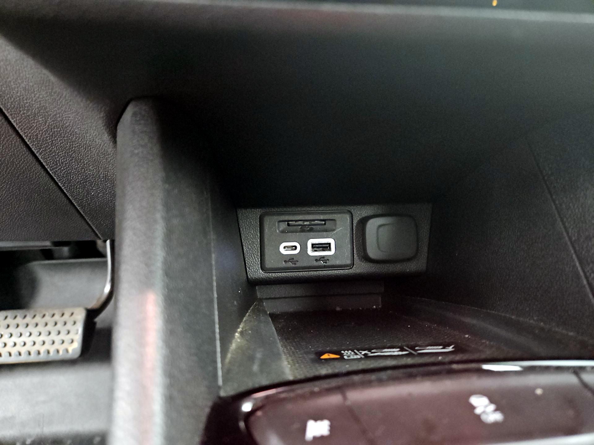 Thumbnail: 2023 Chevrolet Bolt EUV - 19