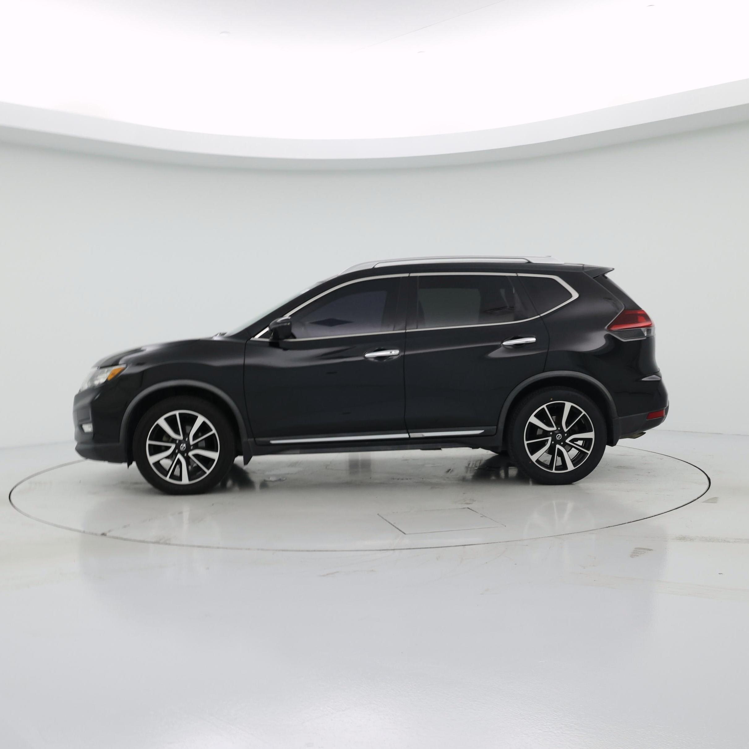 Thumbnail: 2018 Nissan Rogue - 3