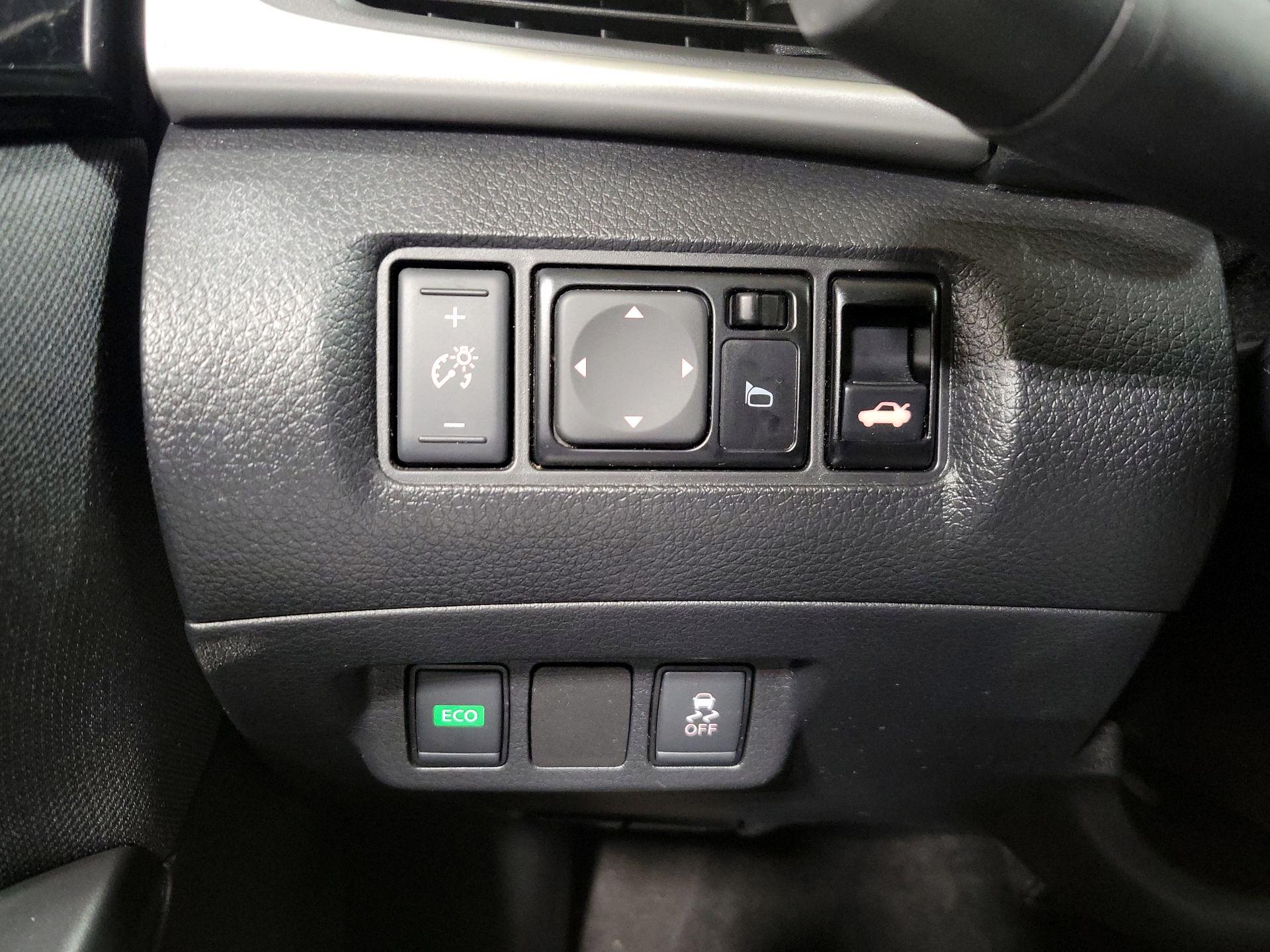 Thumbnail: 2019 Nissan Sentra - 13