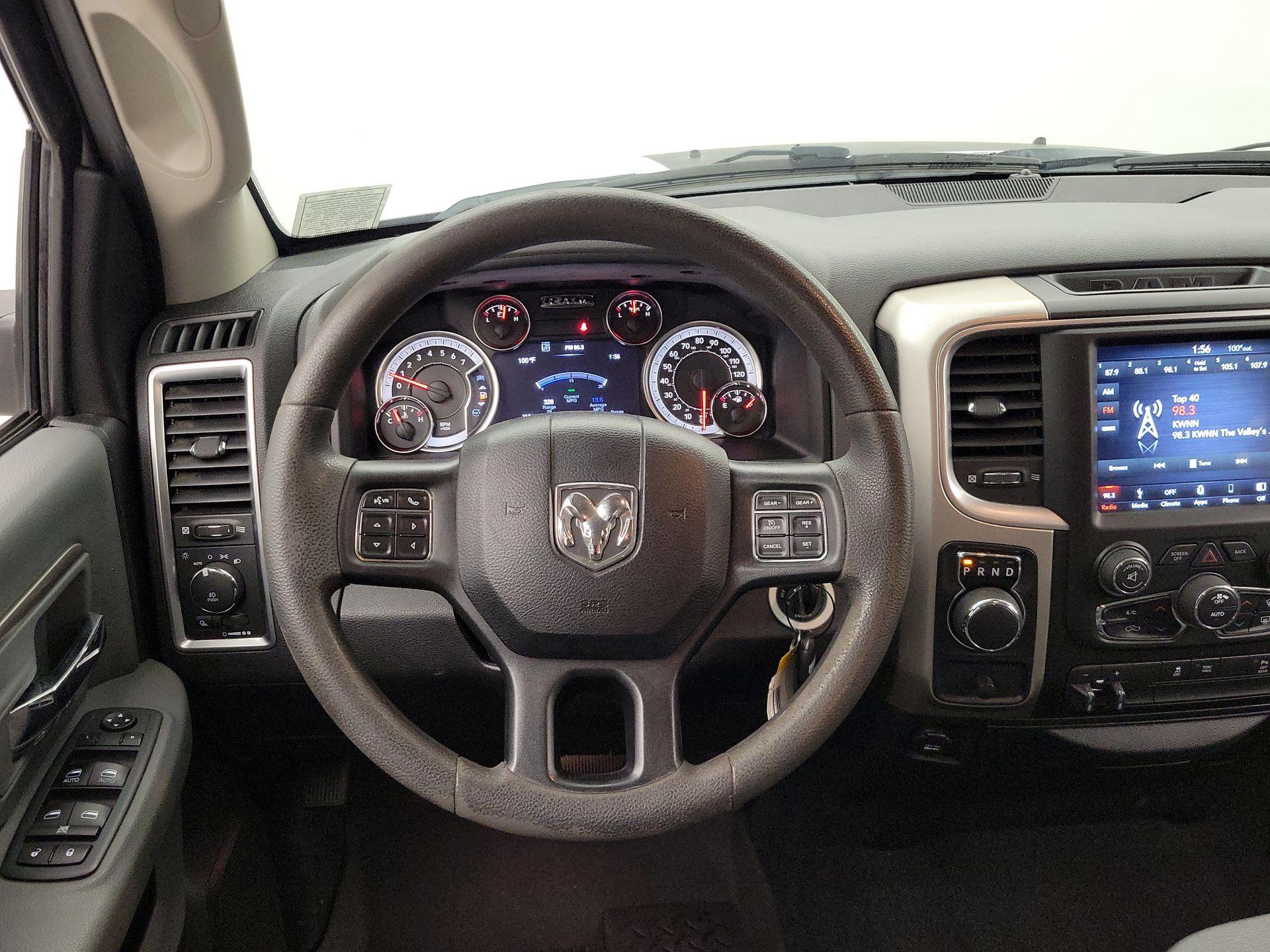 Thumbnail: 2019 RAM 1500 Classic - 10