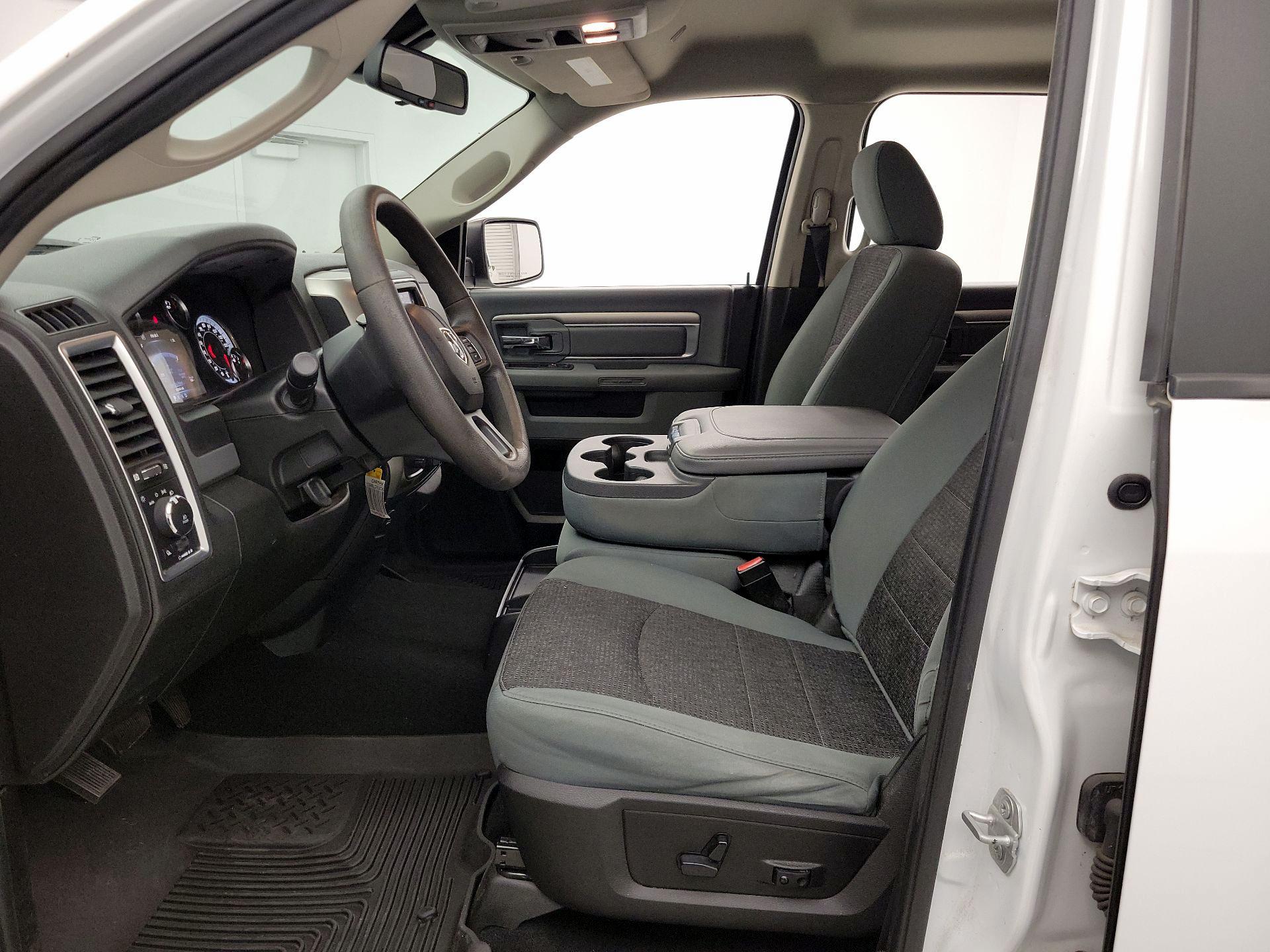 Thumbnail: 2019 RAM 1500 Classic - 11