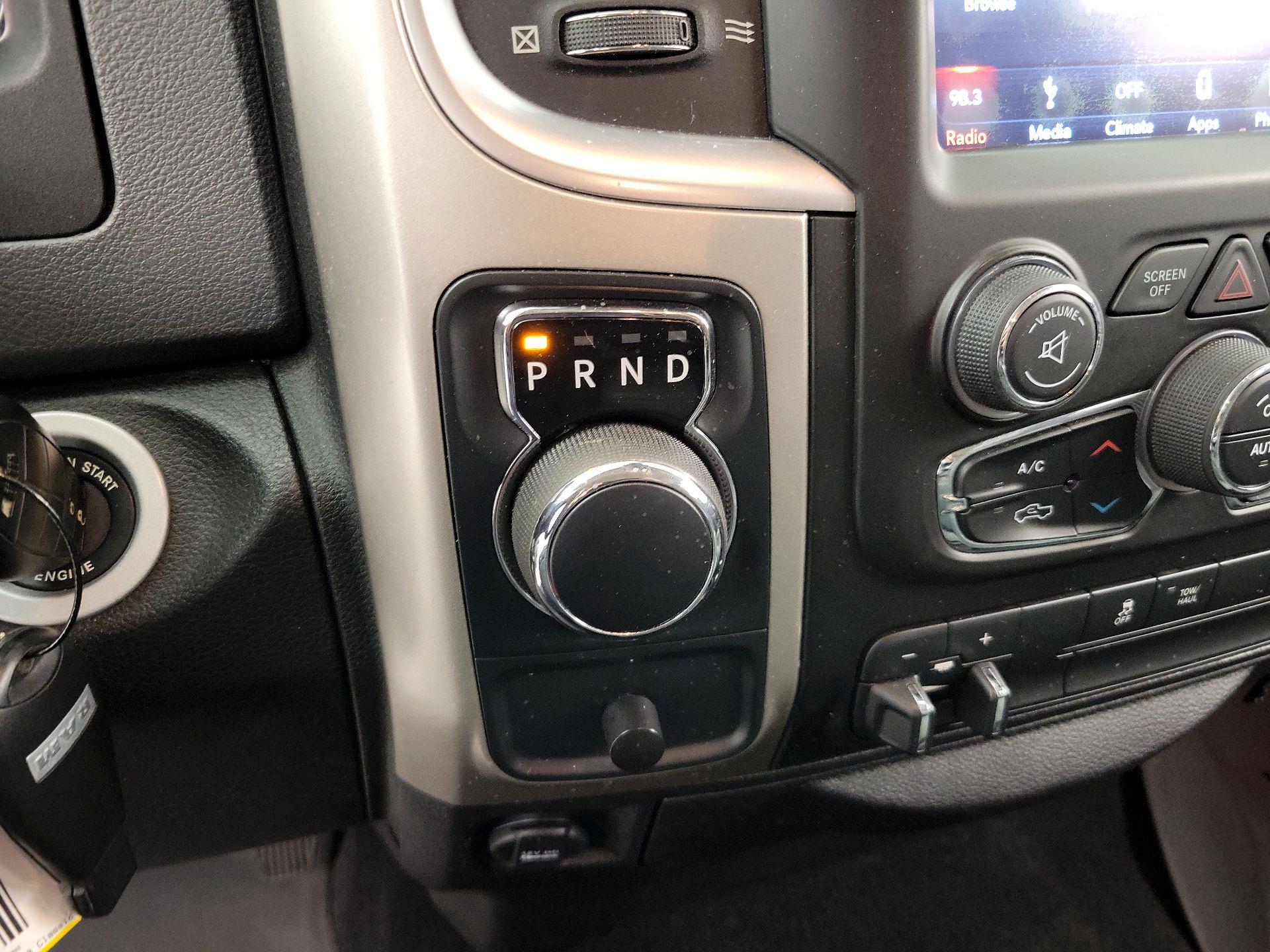 Thumbnail: 2019 RAM 1500 Classic - 17