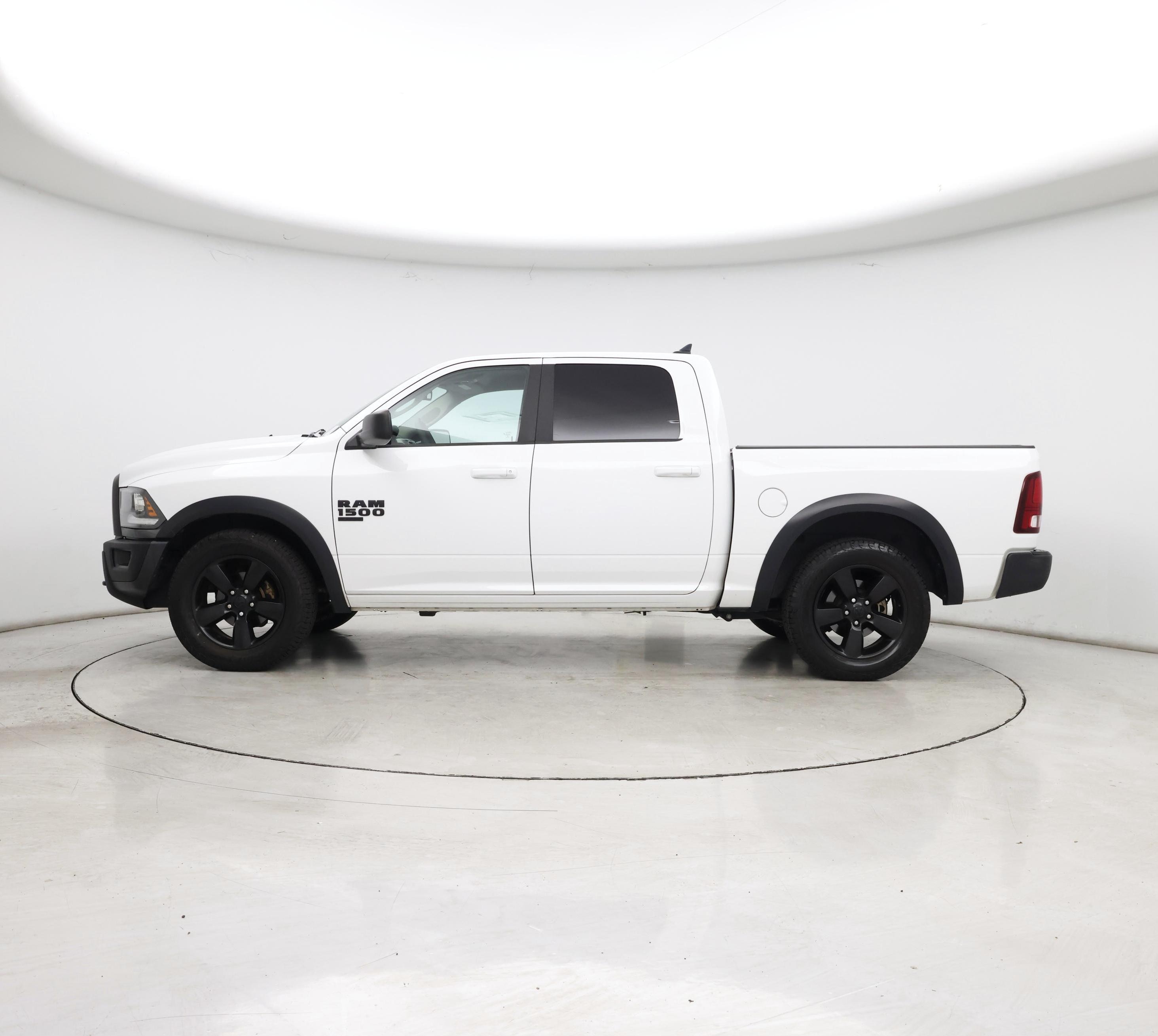 Thumbnail: 2019 RAM 1500 Classic - 3