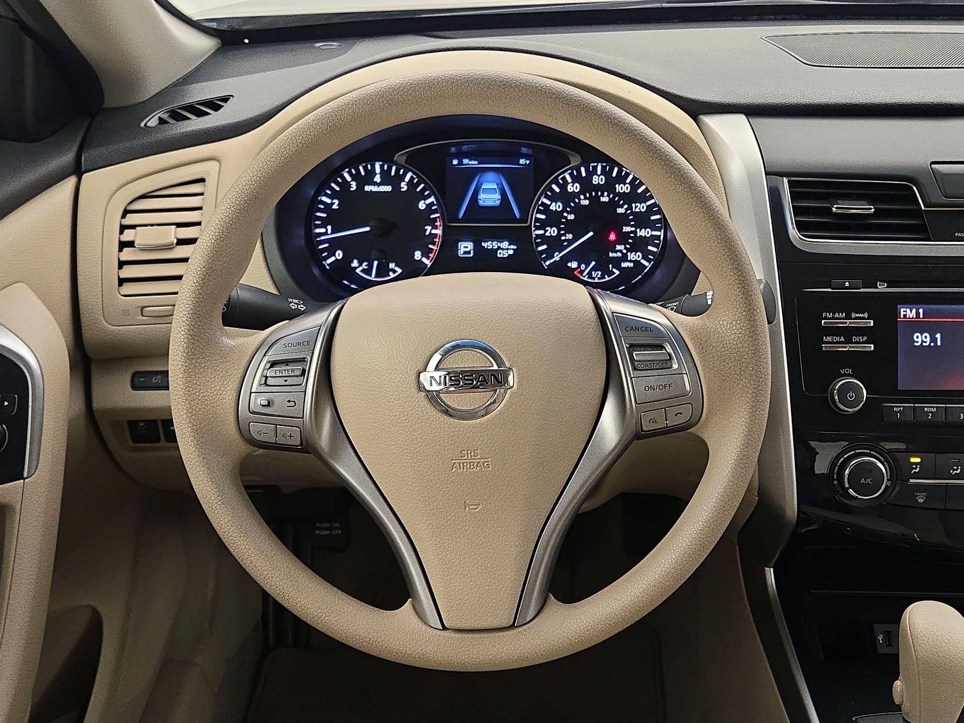 Thumbnail: 2014 Nissan Altima - 10