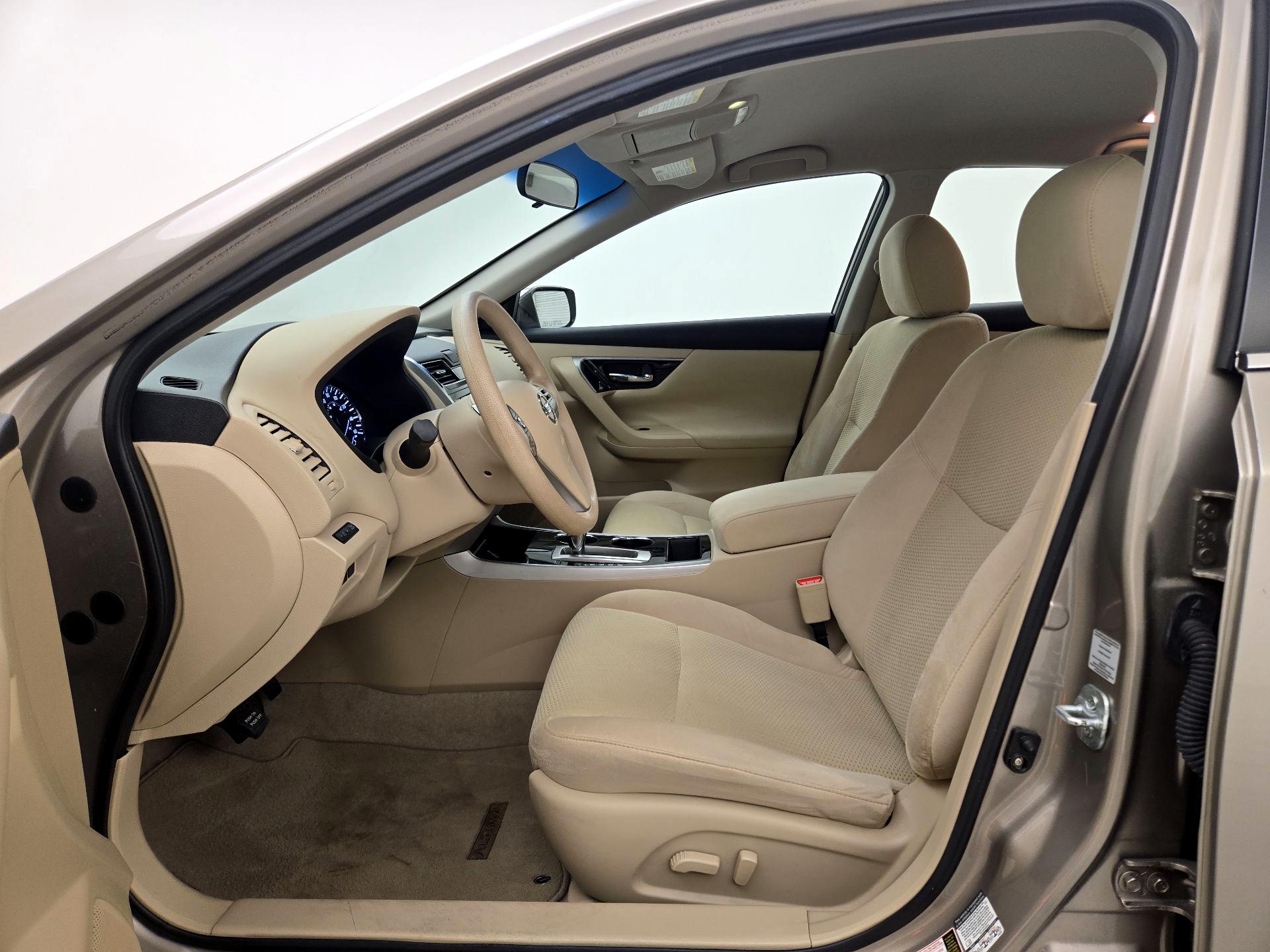 Thumbnail: 2014 Nissan Altima - 11