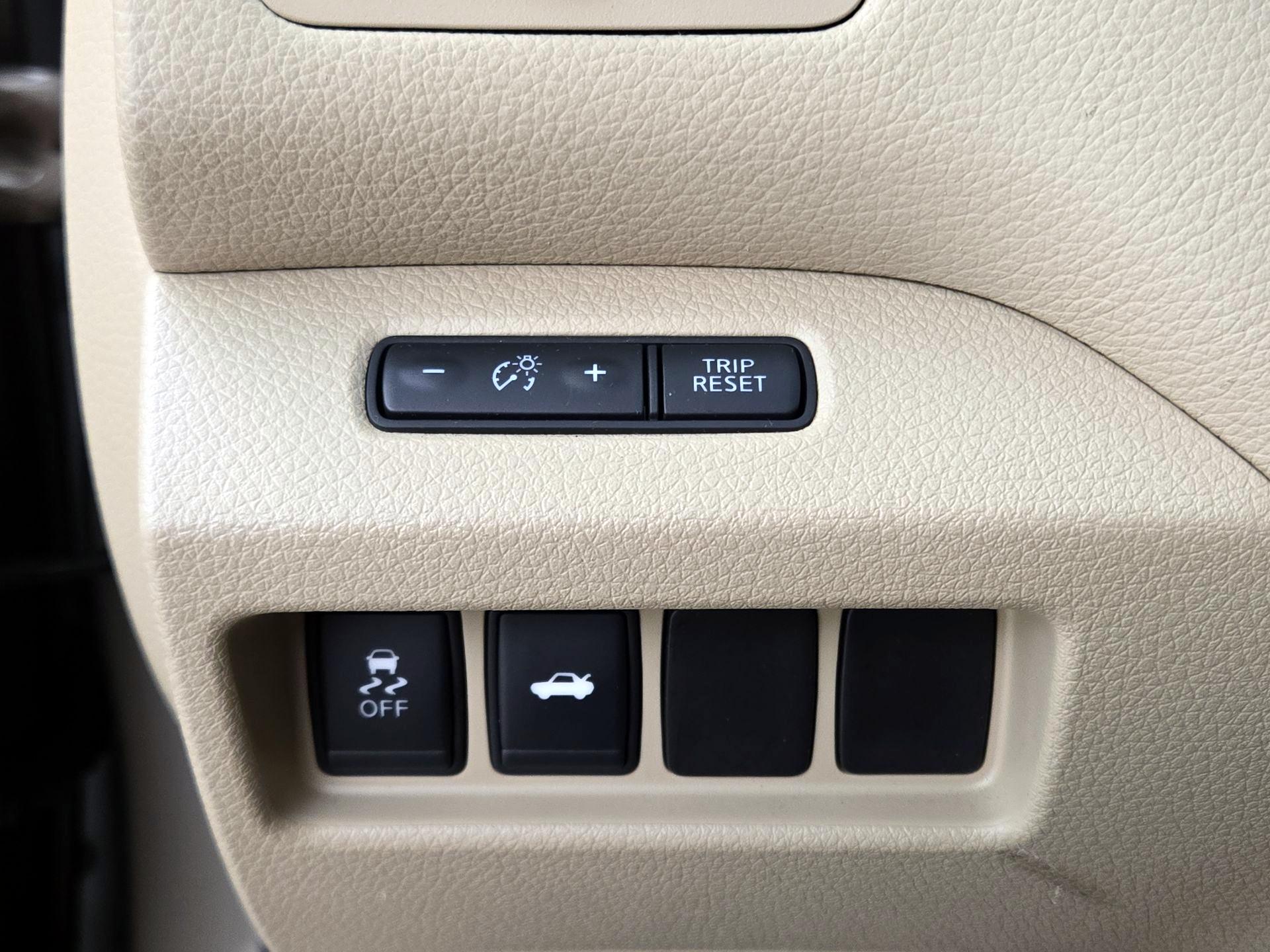 Thumbnail: 2014 Nissan Altima - 13