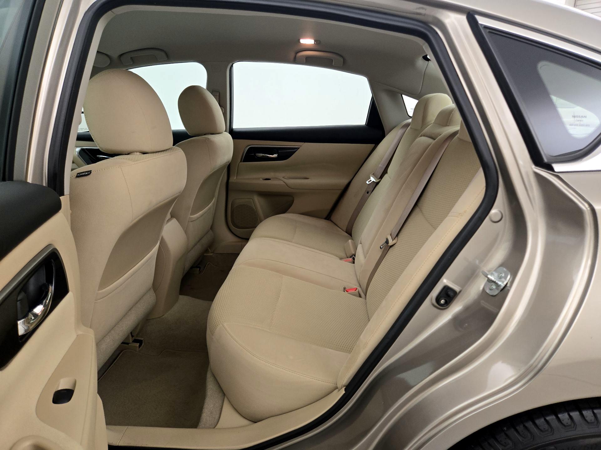 Thumbnail: 2014 Nissan Altima - 19