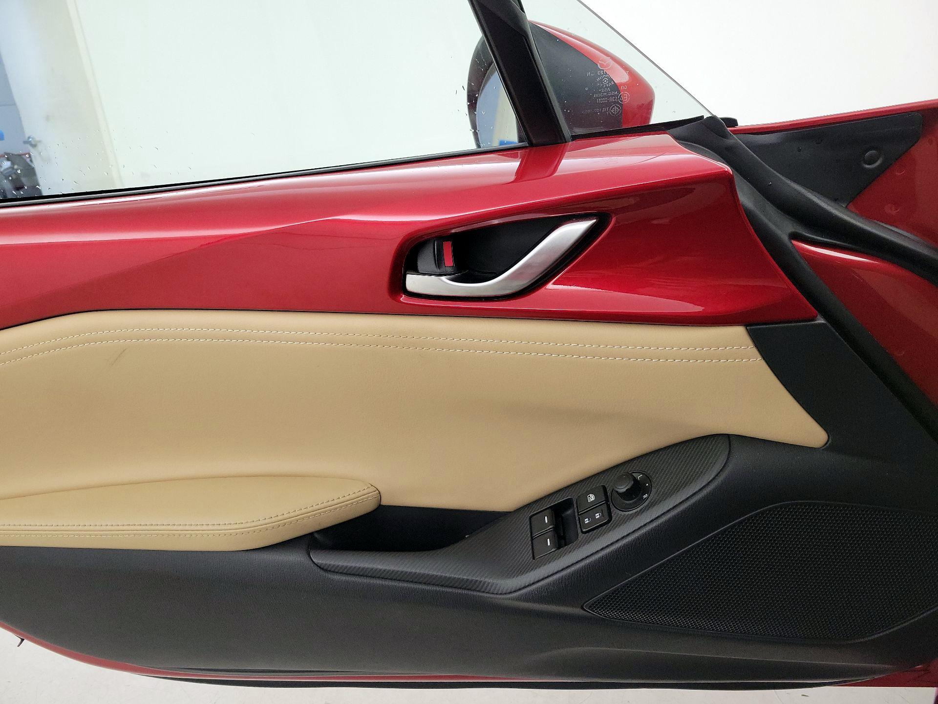 Thumbnail: 2016 Mazda MX-5 Miata - 12