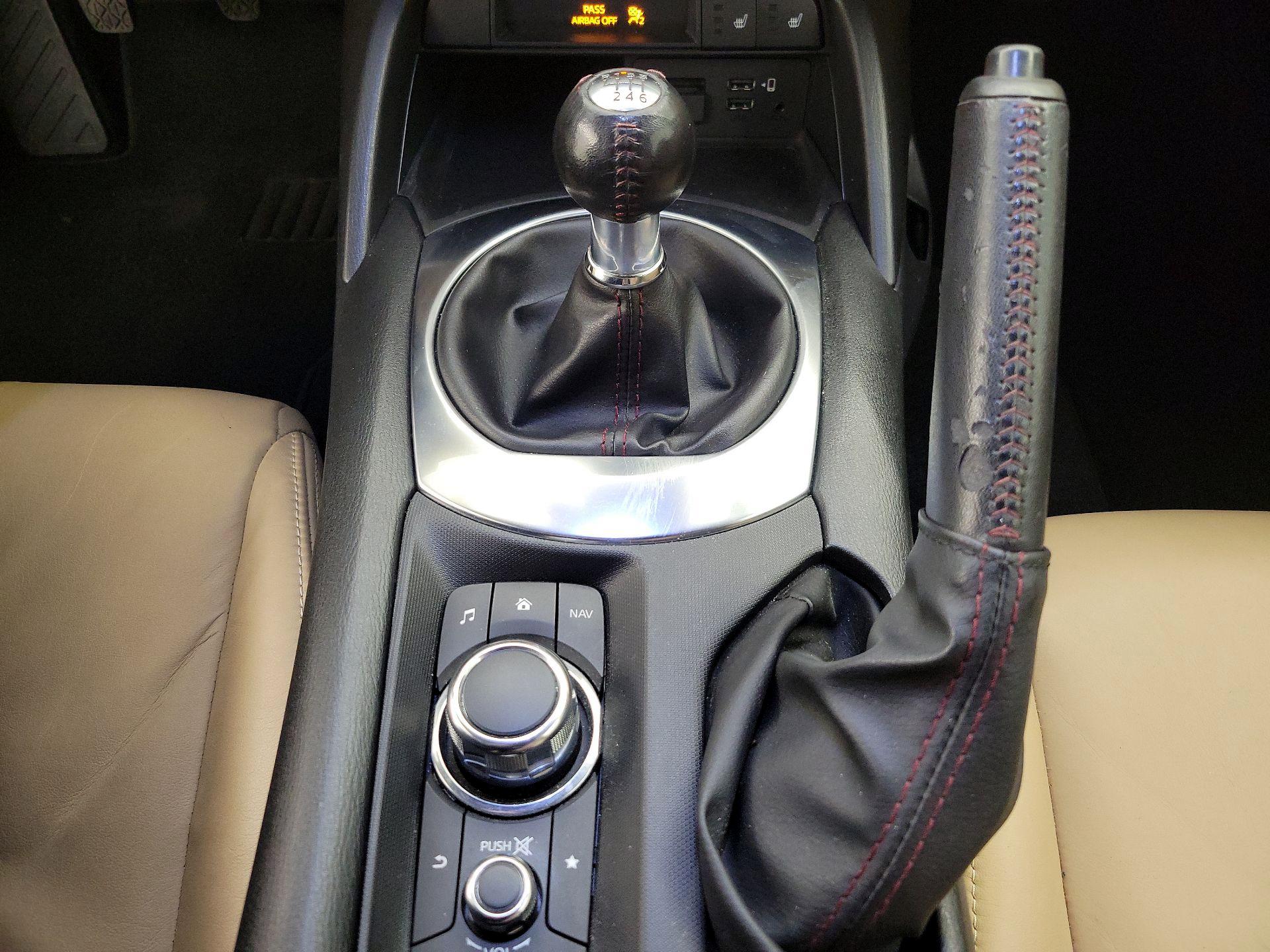 Thumbnail: 2016 Mazda MX-5 Miata - 17