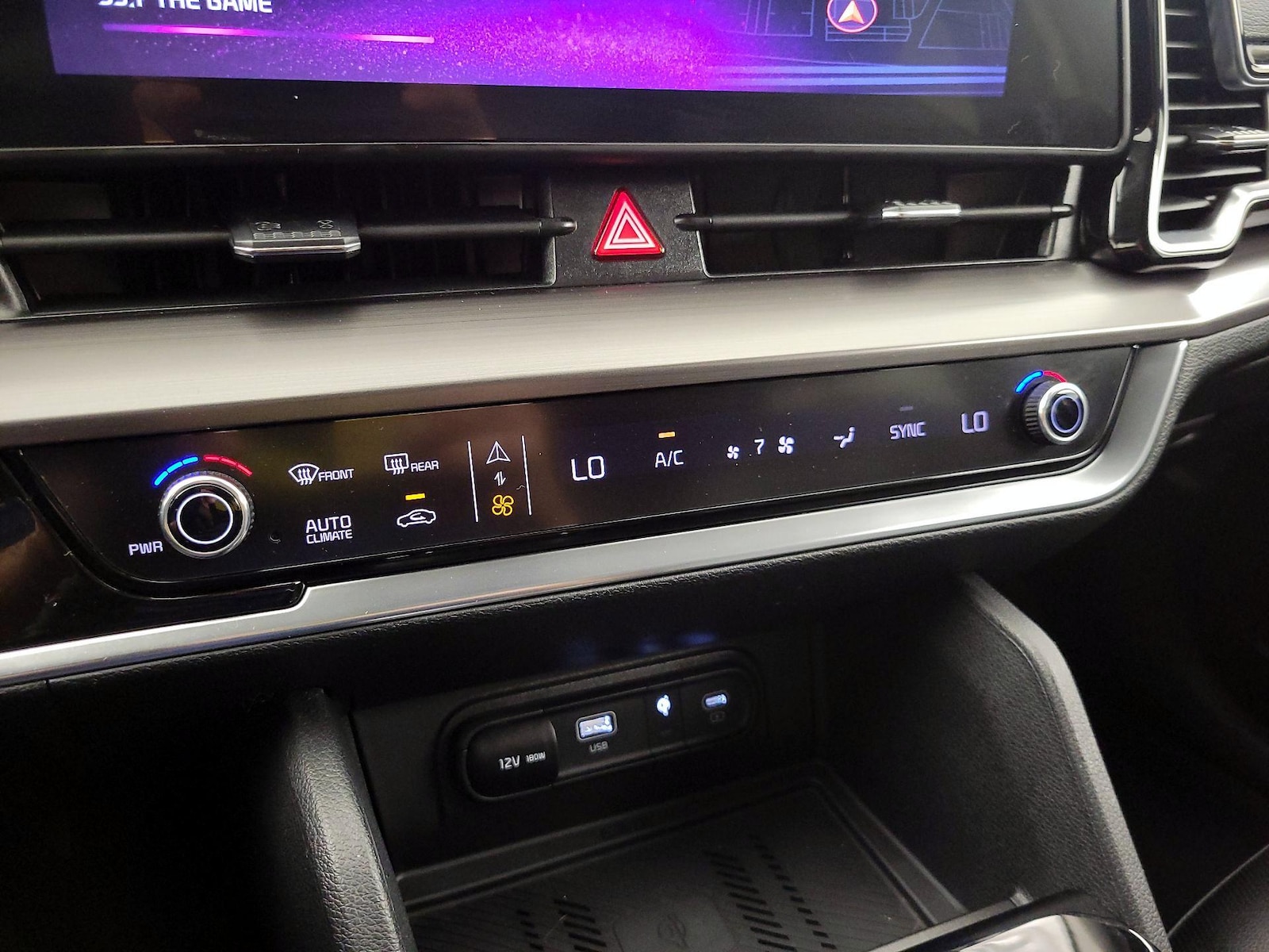 2024 Kia Sportage EX - Photo 18
