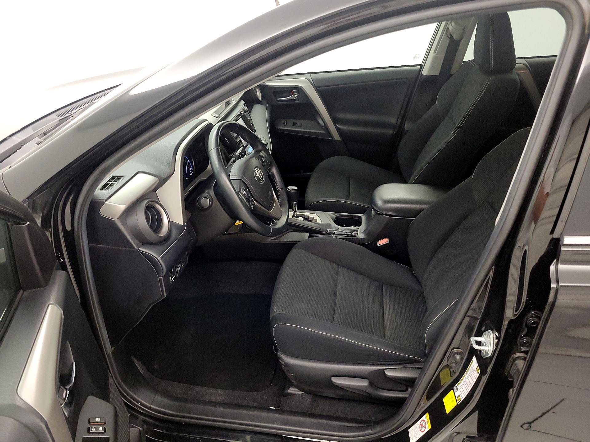 Thumbnail: 2018 Toyota RAV4 - 11