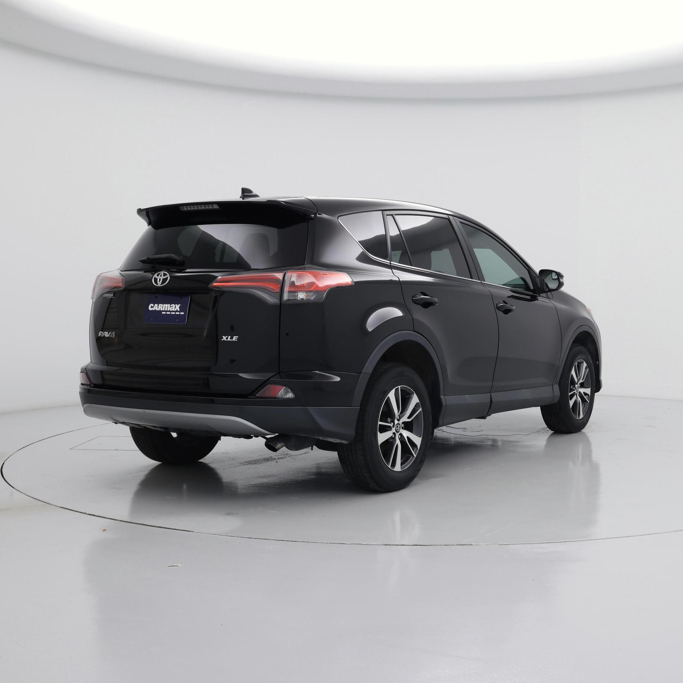 Thumbnail: 2018 Toyota RAV4 - 8