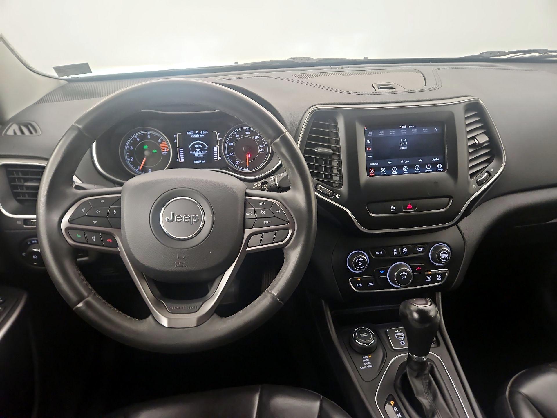 Thumbnail: 2020 Jeep Cherokee - 9