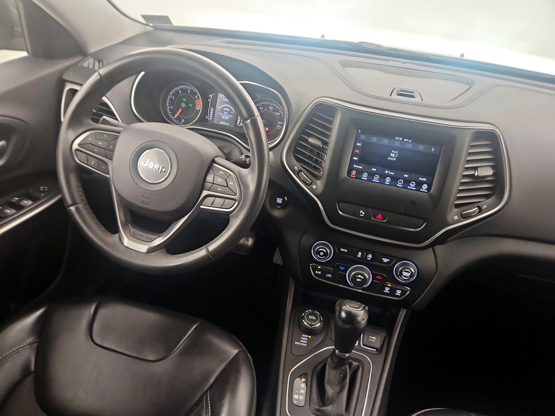 Thumbnail: 2020 Jeep Cherokee - 10