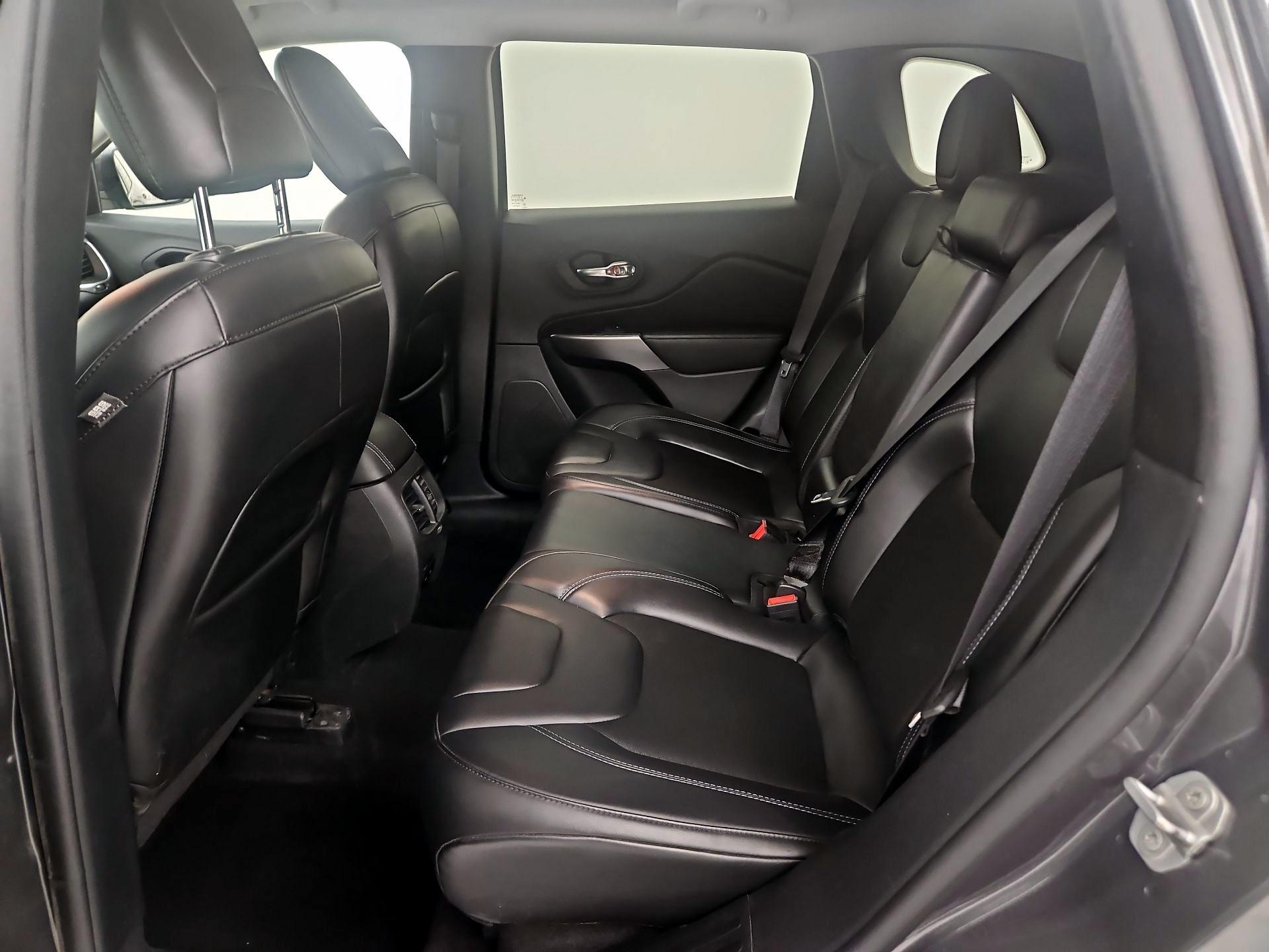 Thumbnail: 2020 Jeep Cherokee - 19