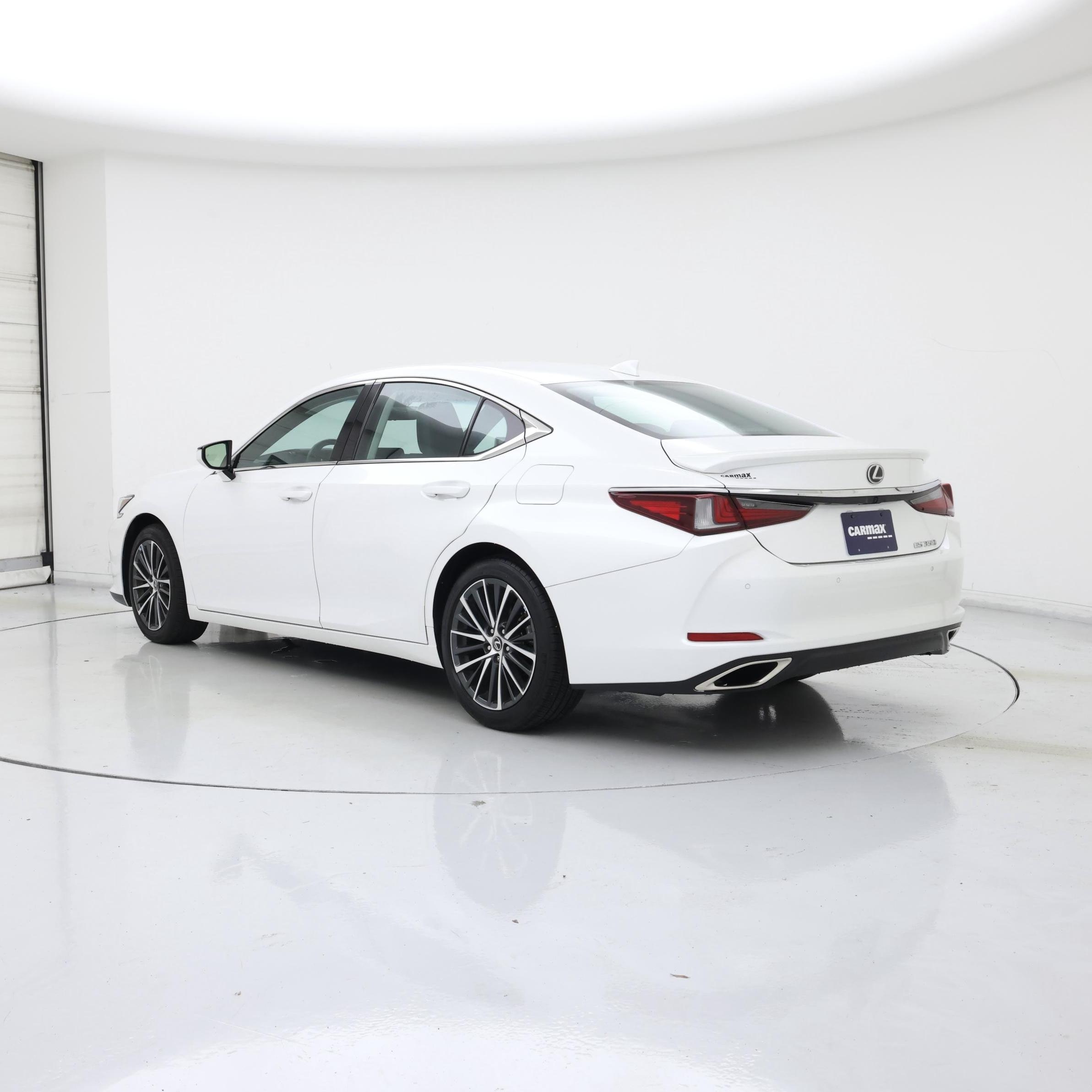 Thumbnail: 2023 Lexus ES - 2