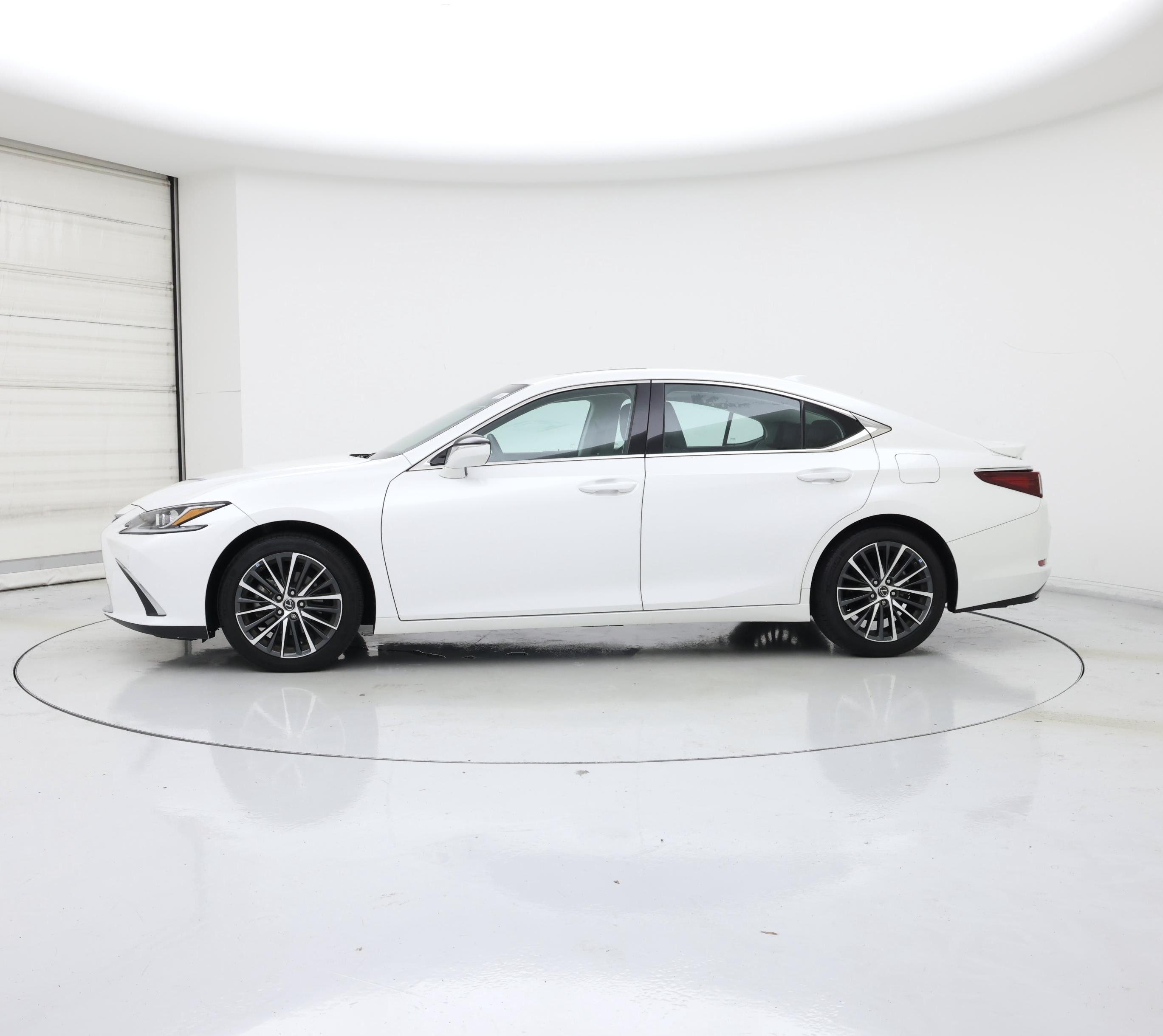 Thumbnail: 2023 Lexus ES - 3