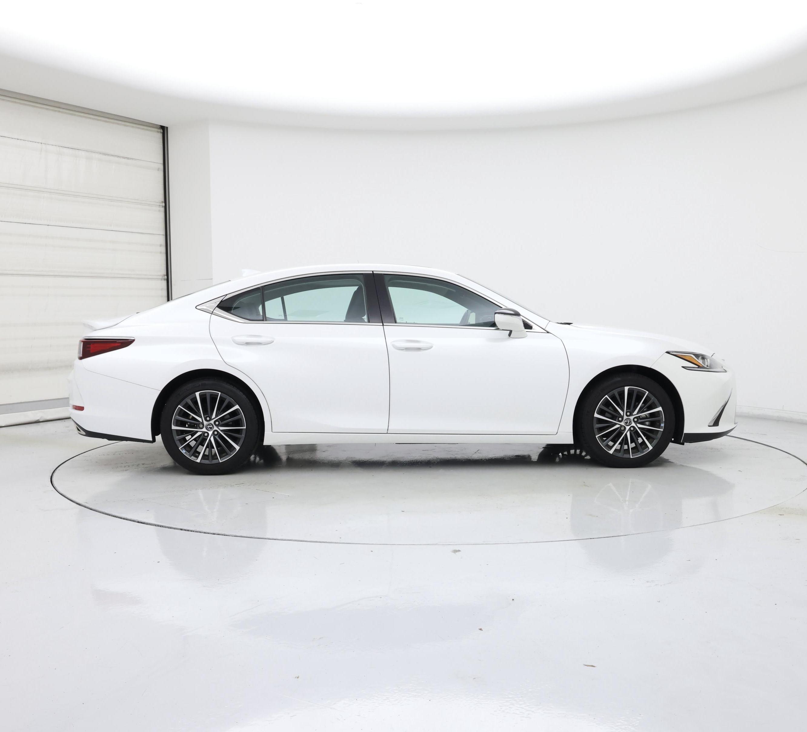 Thumbnail: 2023 Lexus ES - 7