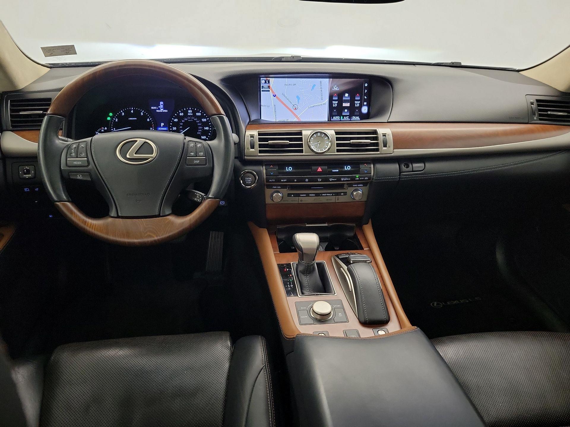 Thumbnail: 2016 Lexus LS - 9