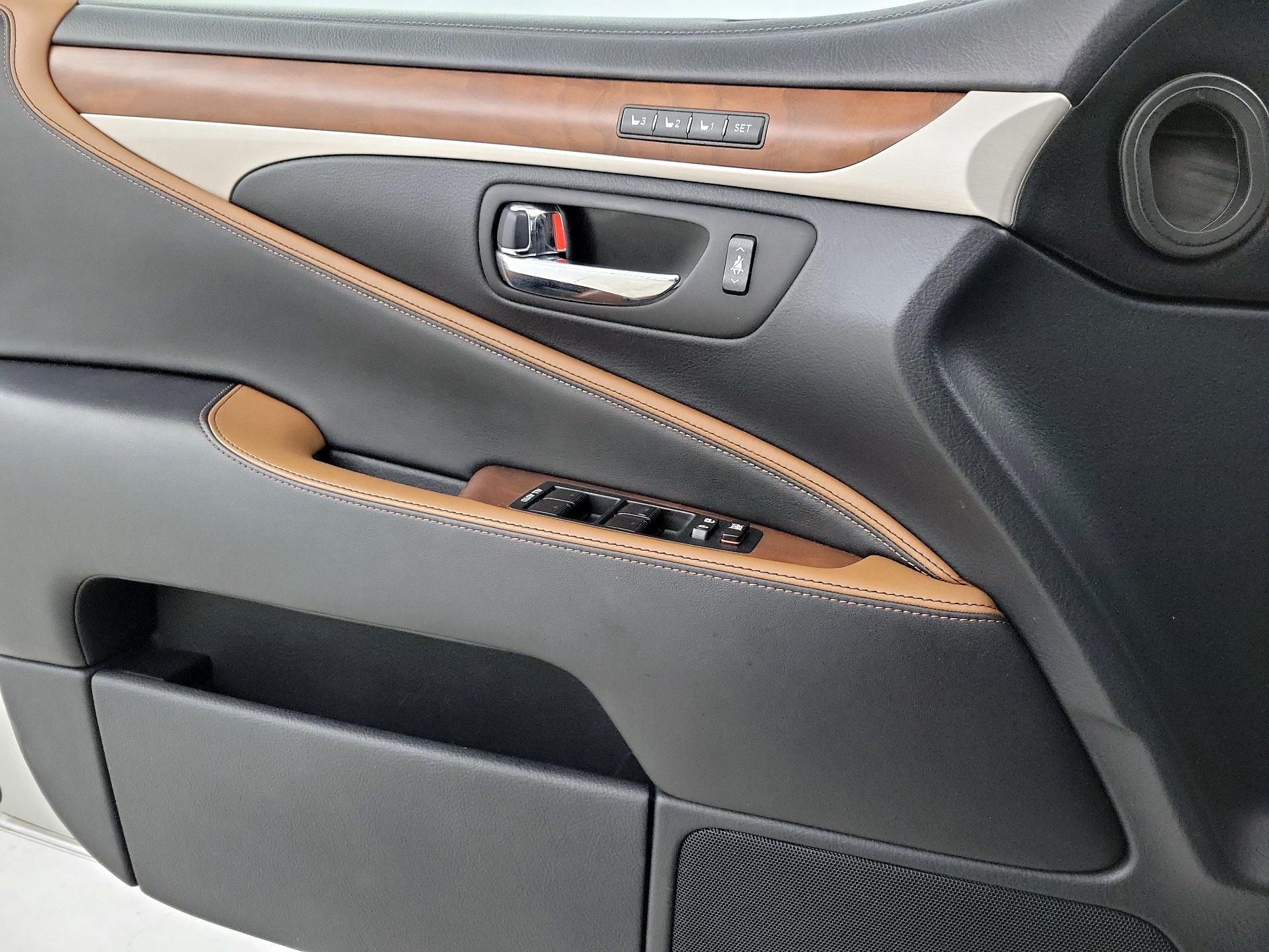 Thumbnail: 2016 Lexus LS - 12