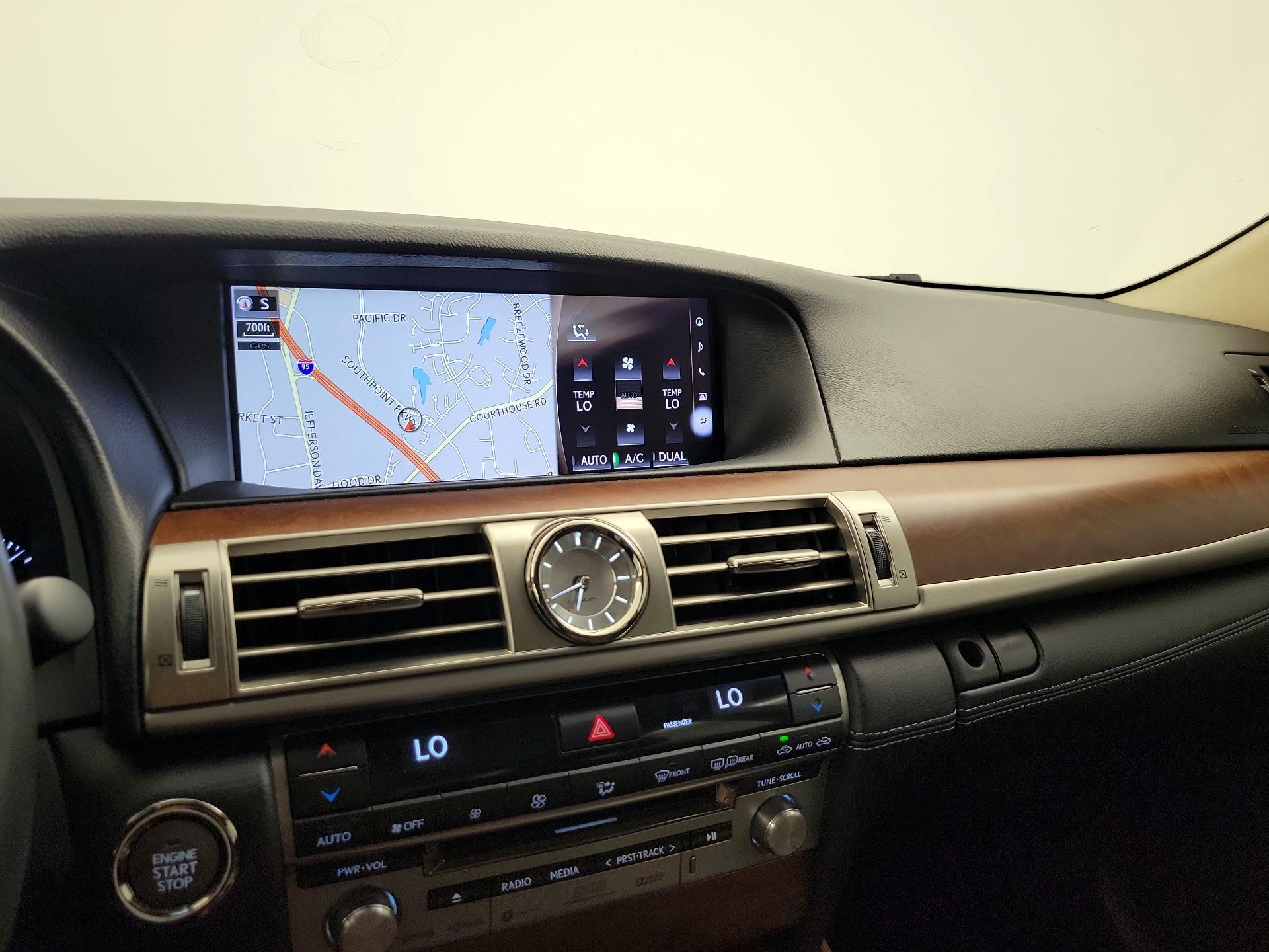 Thumbnail: 2016 Lexus LS - 17