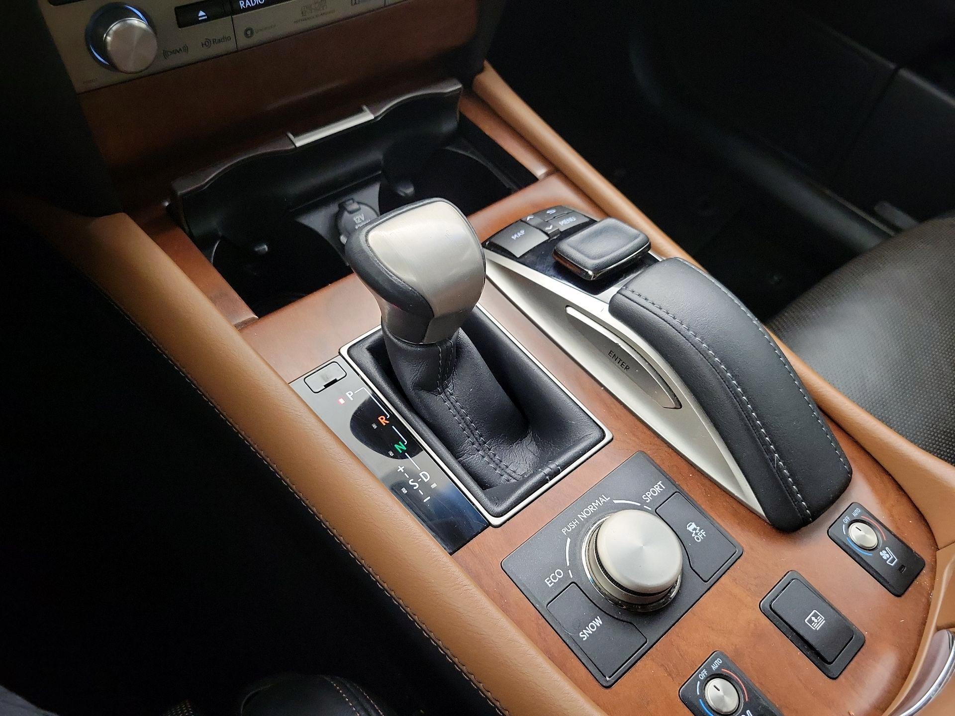 Thumbnail: 2016 Lexus LS - 18
