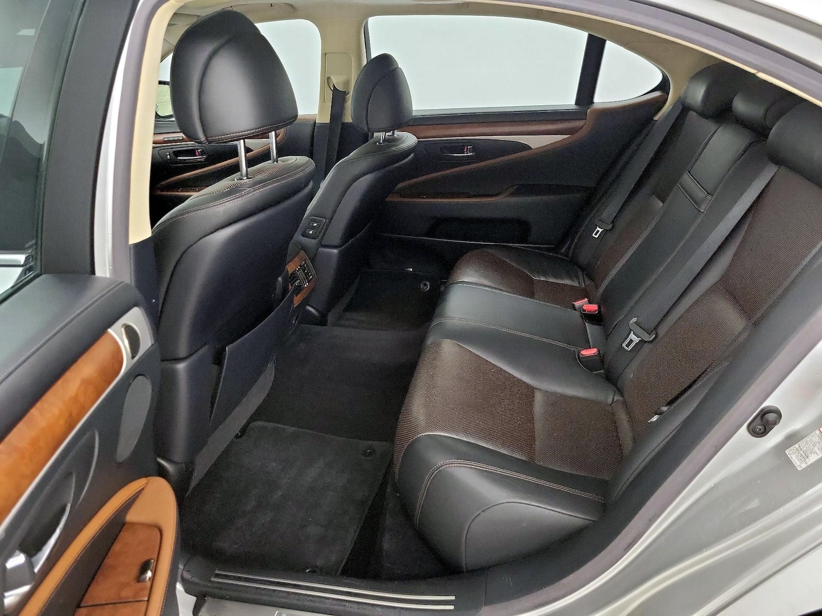 Rear A/C Seat(s)