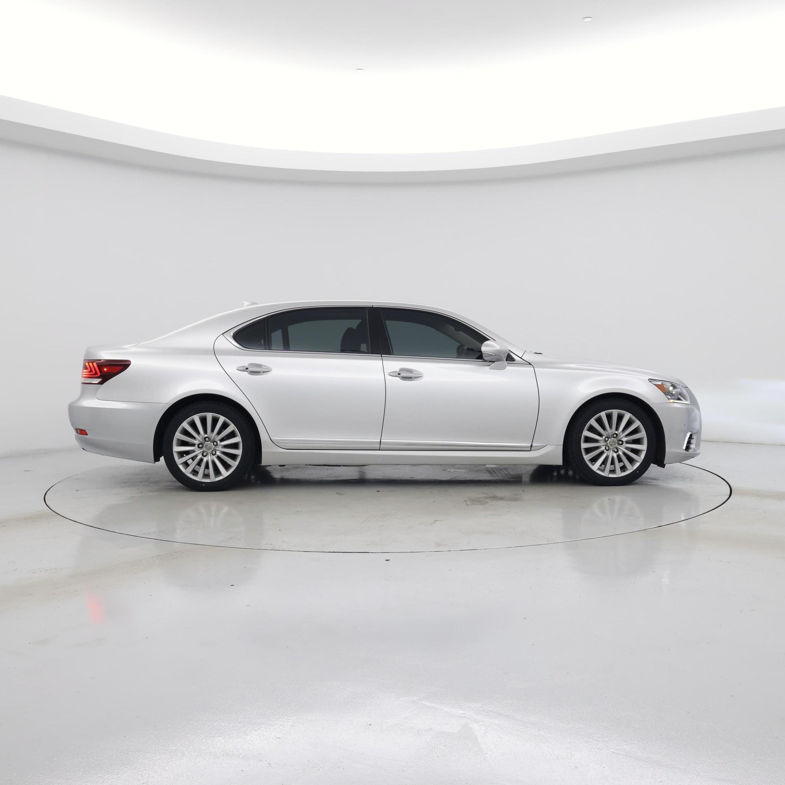 Thumbnail: 2016 Lexus LS - 7