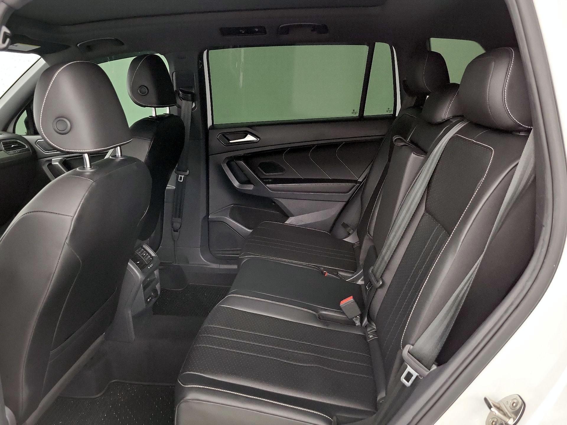 Thumbnail: 2022 Volkswagen Tiguan - 20