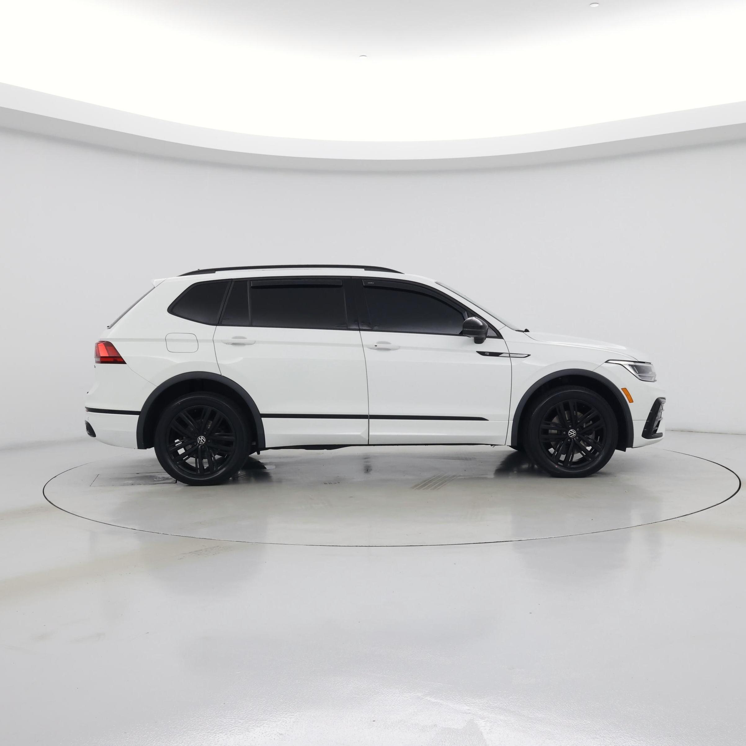 Thumbnail: 2022 Volkswagen Tiguan - 7
